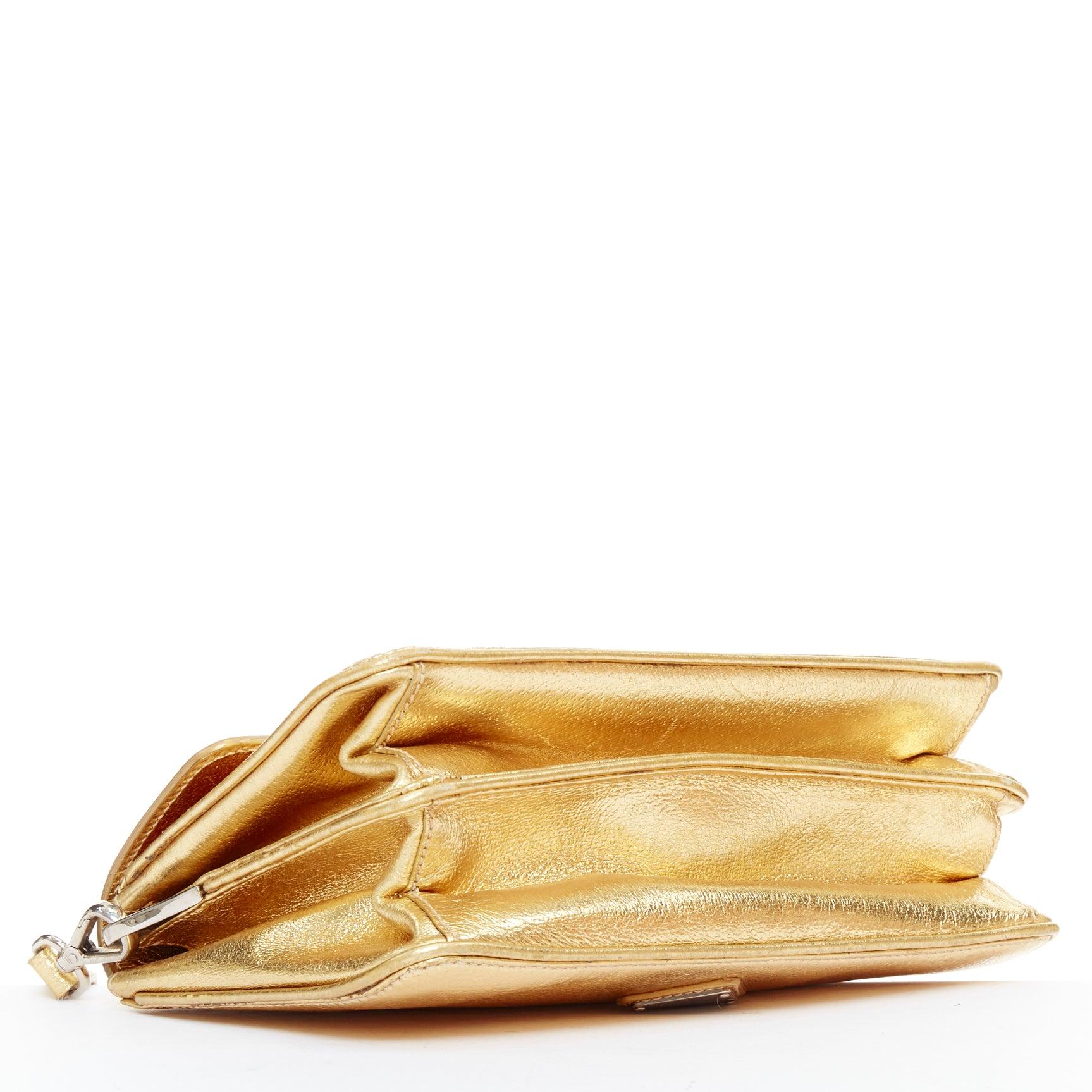 PRADA Vintage Gold metallic leather silver logo flap crossbody bag Pour femmes en vente