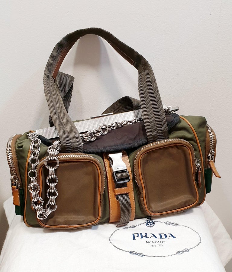 PRADA Vintage Logo Crossbody Bag Shoulder Bag Green Nylon Chain