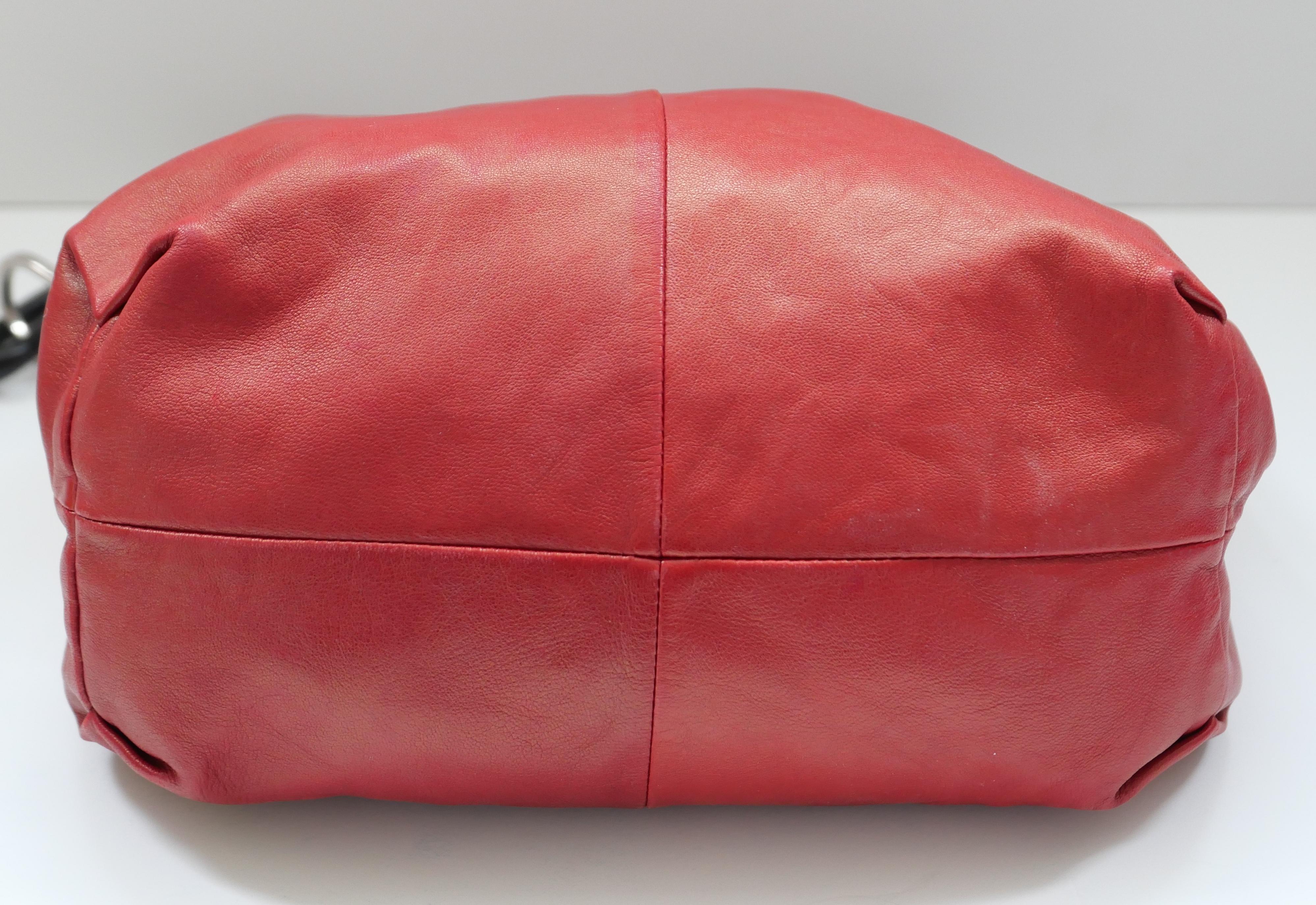 Prada Vintage Nappa Beach Rosso Nero années 2000 Excellent état - En vente à London, GB