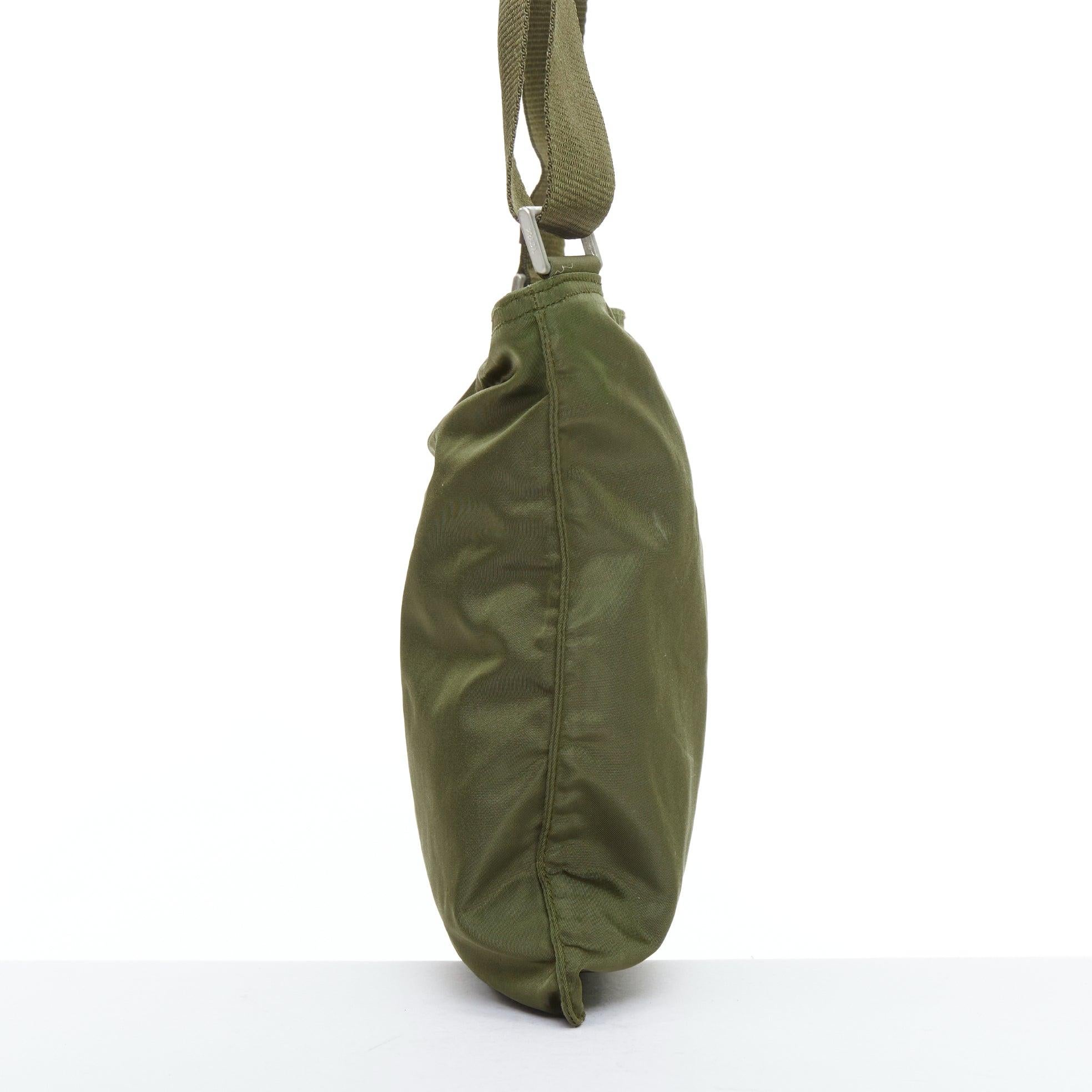 PRADA Vintage navy green nylon triangle logo crossbody bag In Good Condition For Sale In Hong Kong, NT