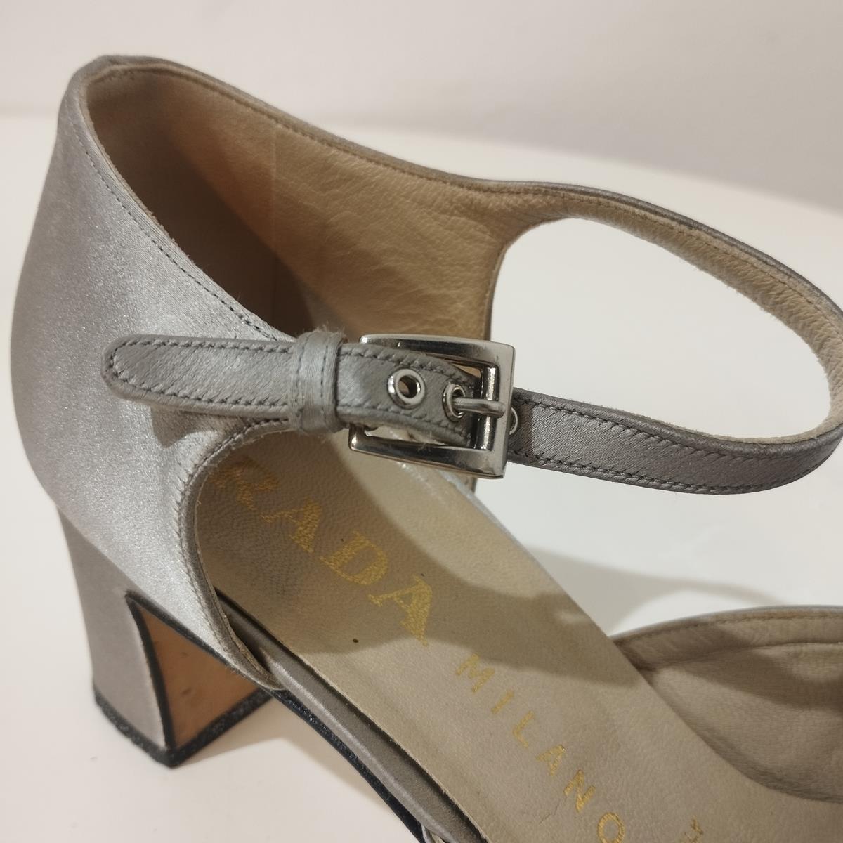 Women's Prada Vintage Shoes IT 38, 5 For Sale