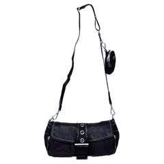 Prada Vintage Tessuto Schwarze Crossbody-Tasche mit Schnalle