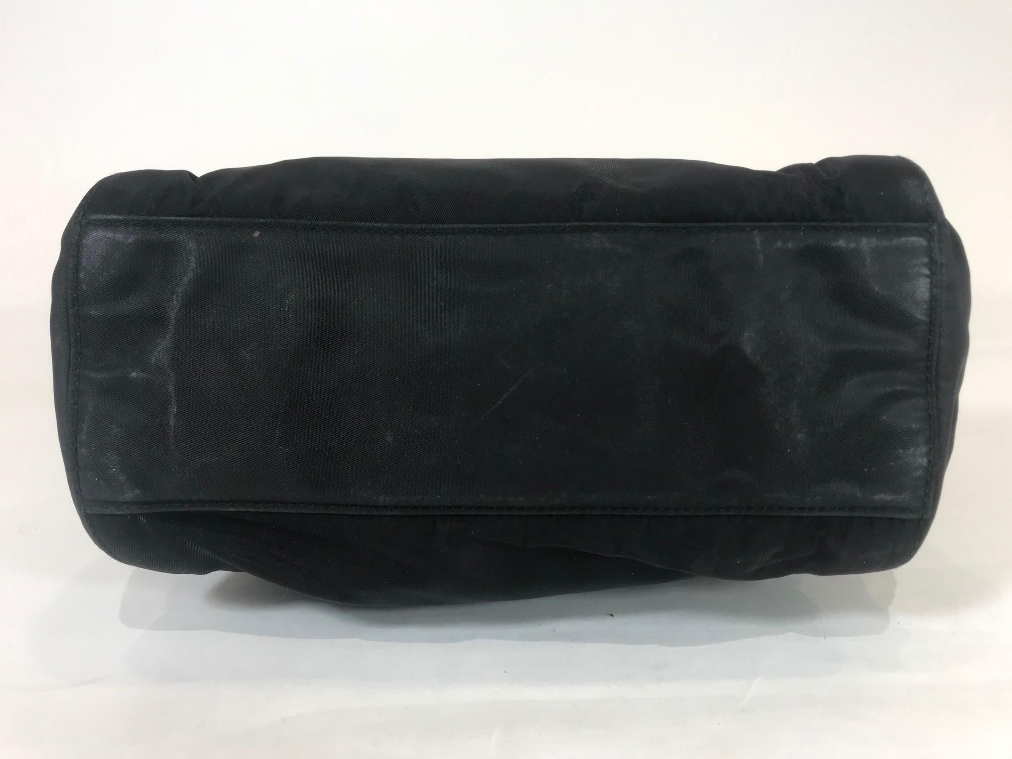 Black Prada Vintage Tessuto Nylon Messenger Bag For Sale