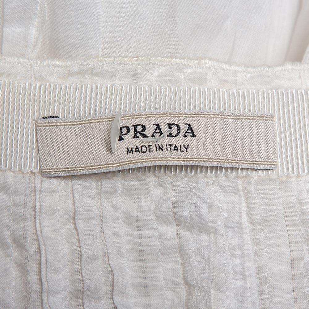Prada Vintage Weiß Baumwolle Kontrast Trim plissierten Midi-Rock S im Zustand „Gut“ in Dubai, Al Qouz 2