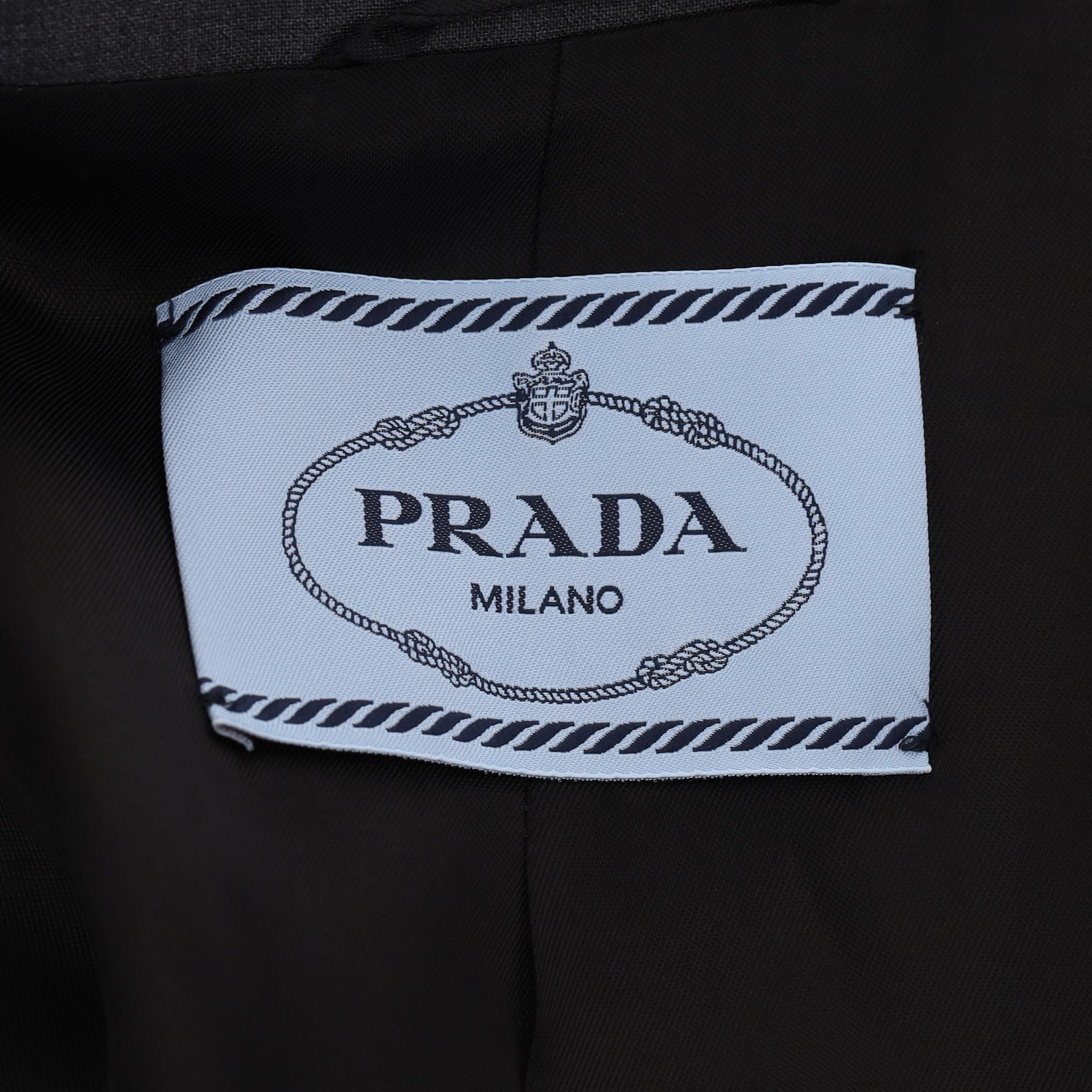 Blazer/veste ceinturée en gabardine de laine vierge de Prada en vente 2