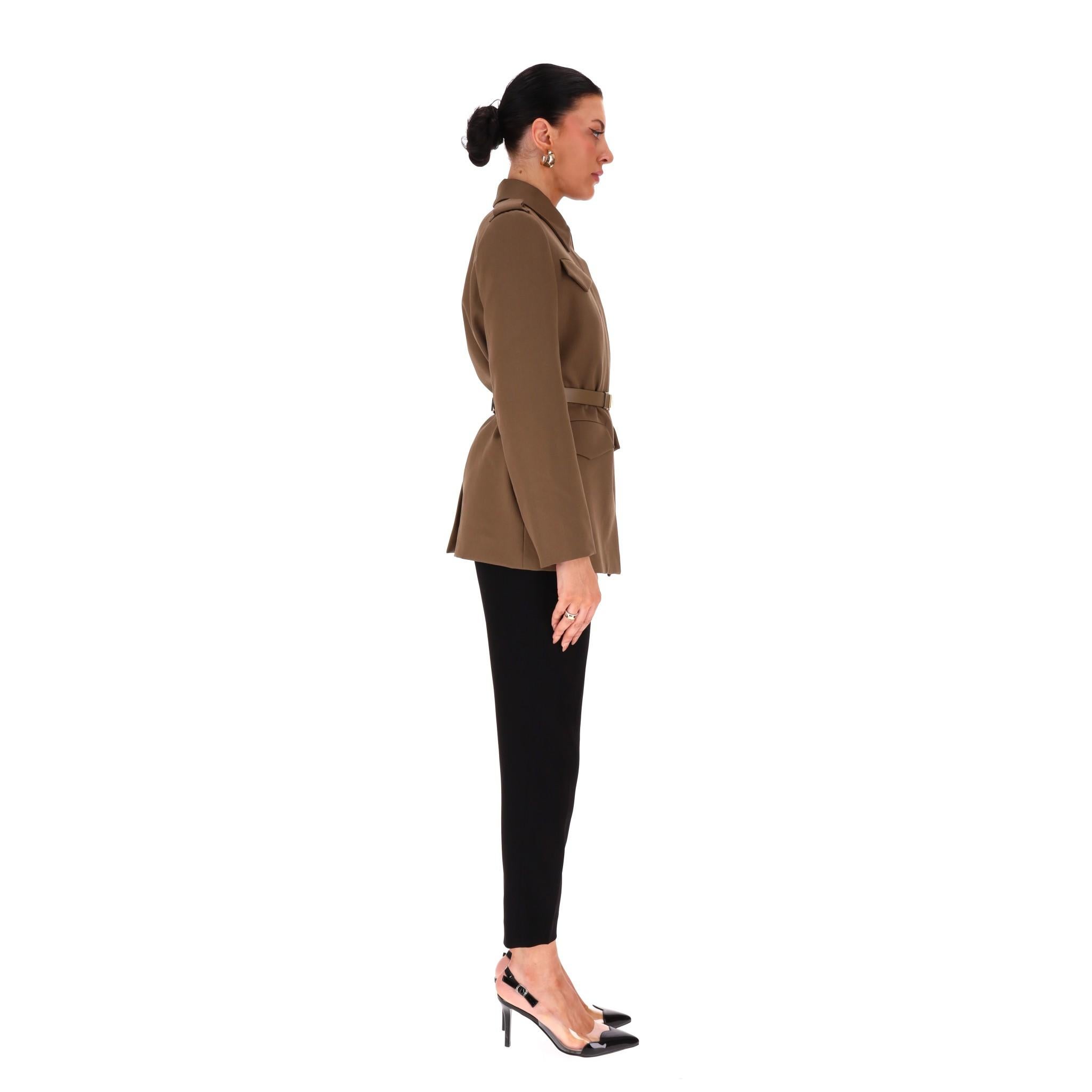 Marrone Giacca con cintura in gabardine di lana vergine di Prada in vendita