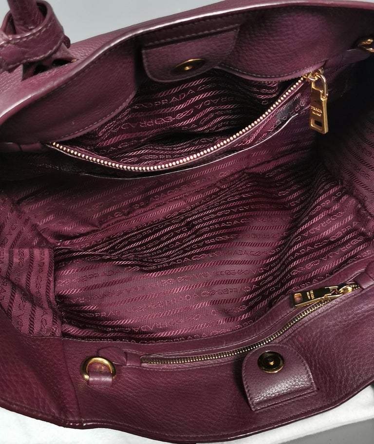 Prada Vitello Daino burgandy leather shopper, Tote bag  For Sale 11