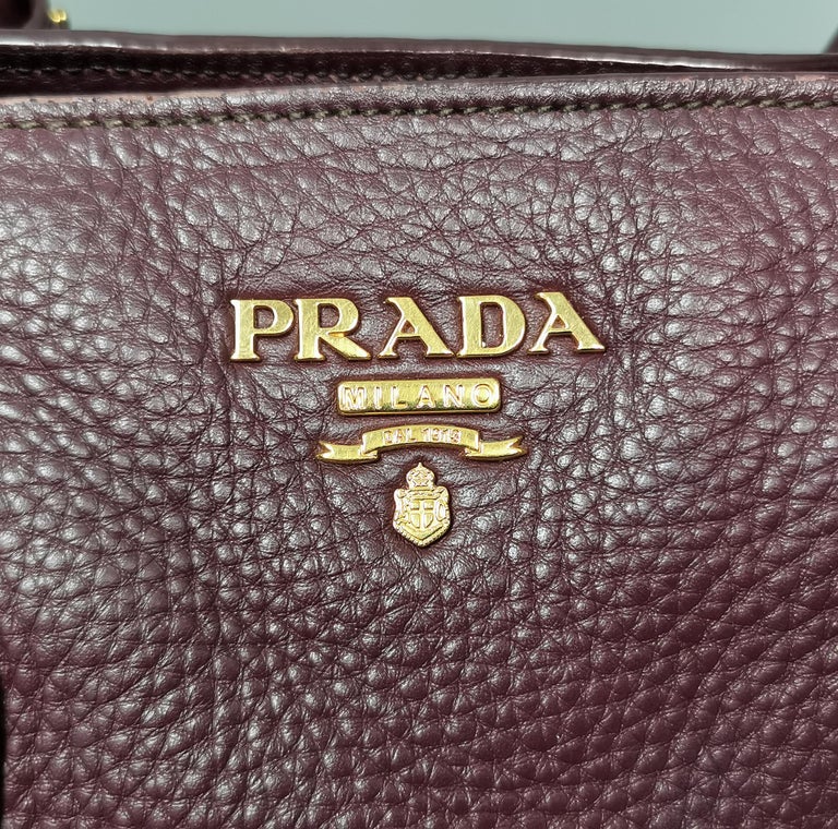 Brown Prada Vitello Daino burgandy leather shopper, Tote bag  For Sale