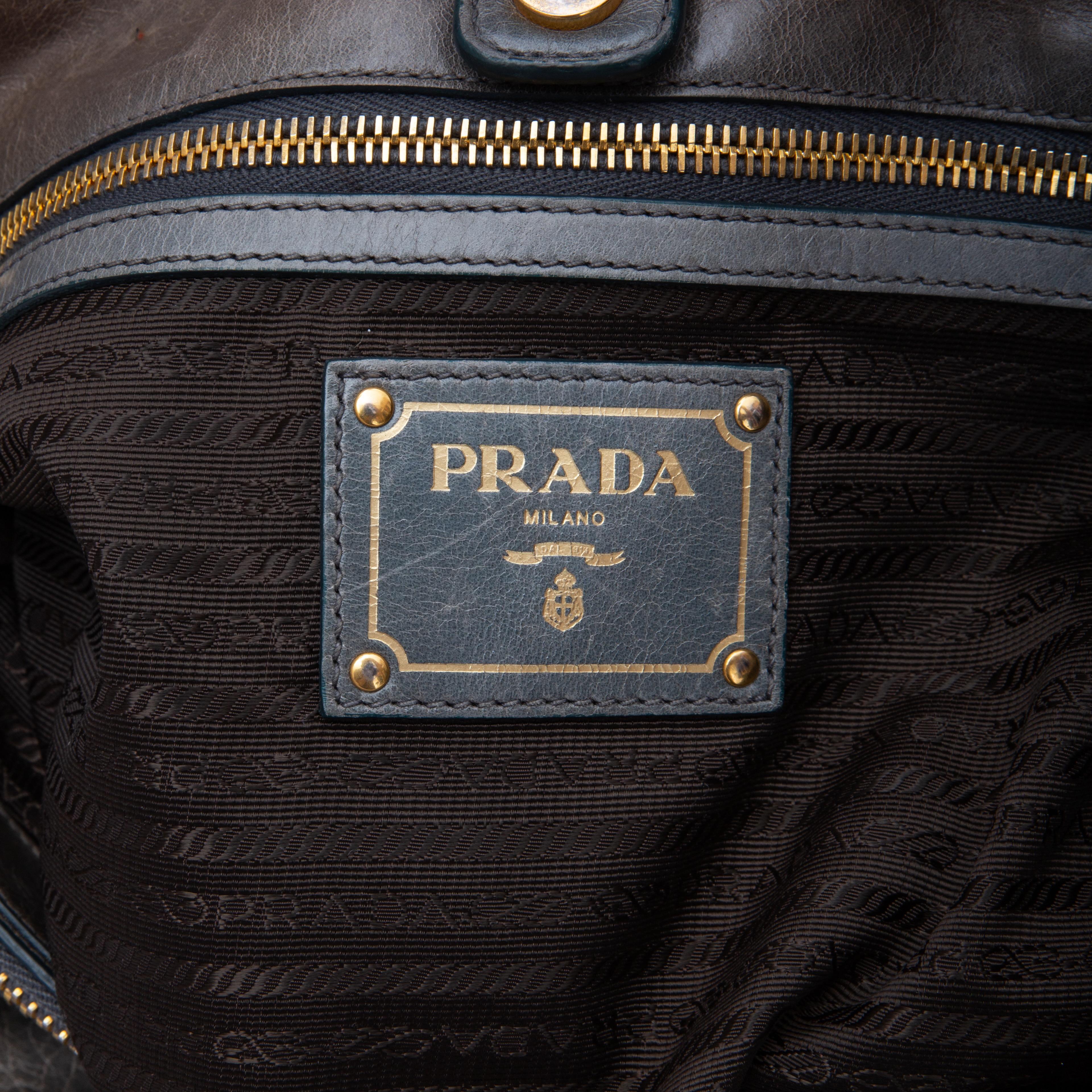 Prada Vitello Daino Grey Calf Leather Satchel Bag (Bn2325) For Sale 3