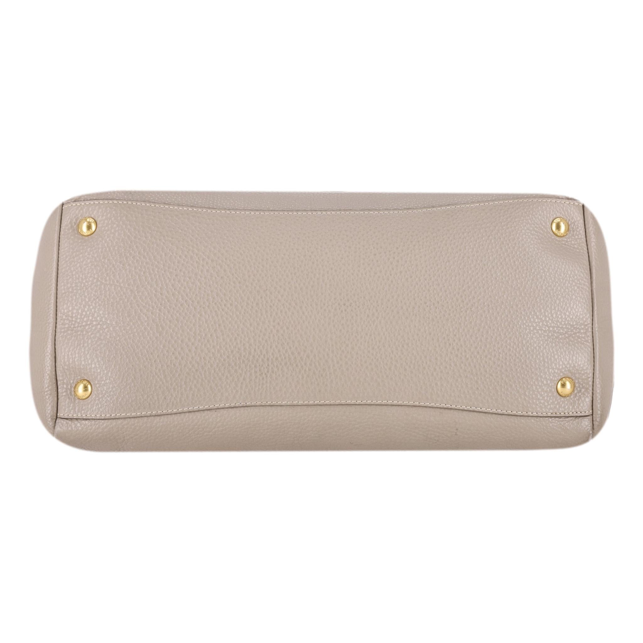Prada Vitello Daino Leather Handbag In Good Condition For Sale In London, GB