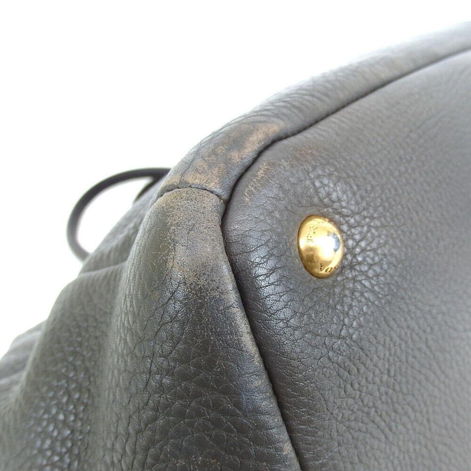 Prada Vitello Large Leather Shoulder Bag GG-0924P-0007 In Good Condition For Sale In Downey, CA