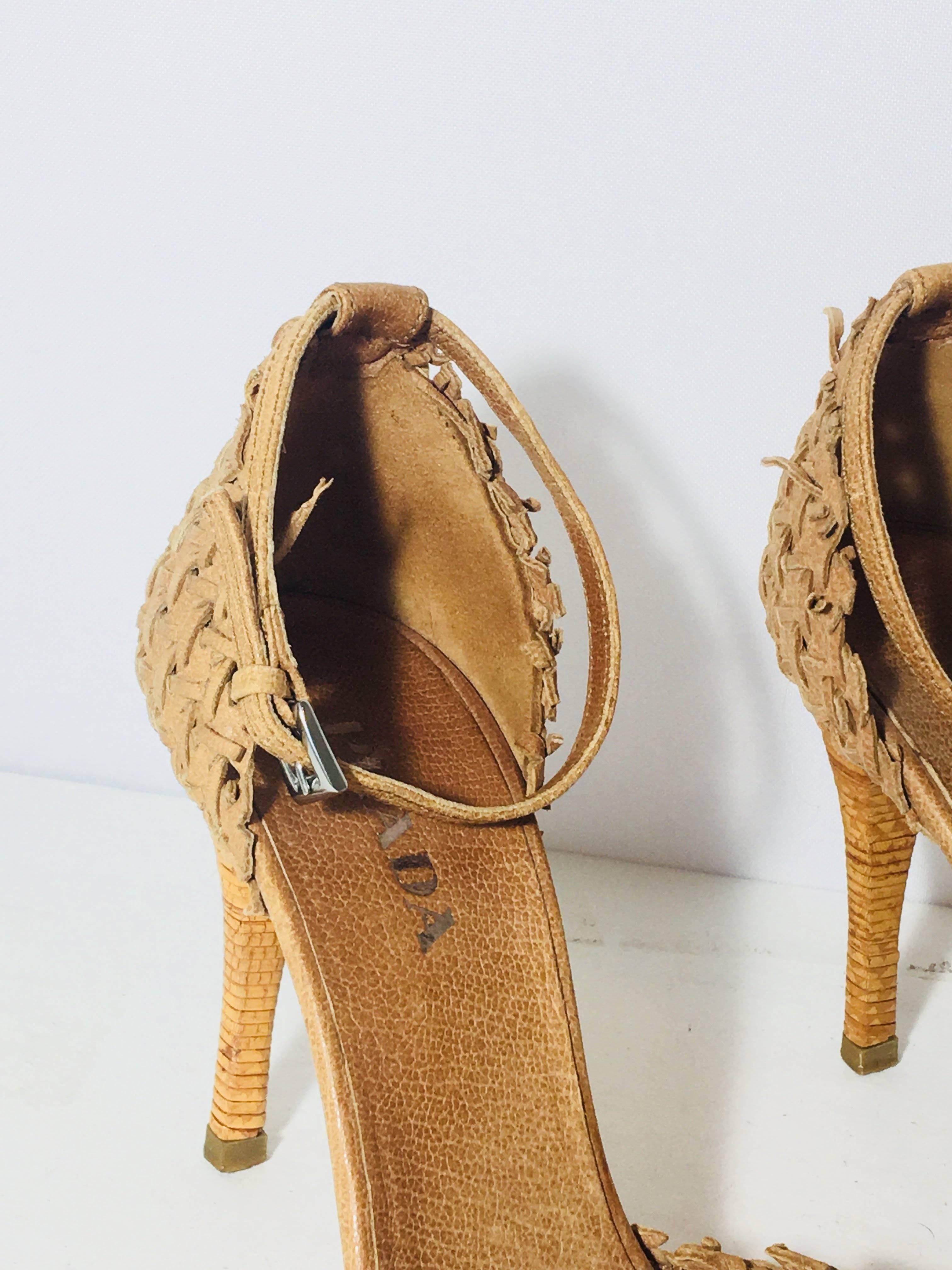 Prada Weaved Heels In Excellent Condition In Bridgehampton, NY
