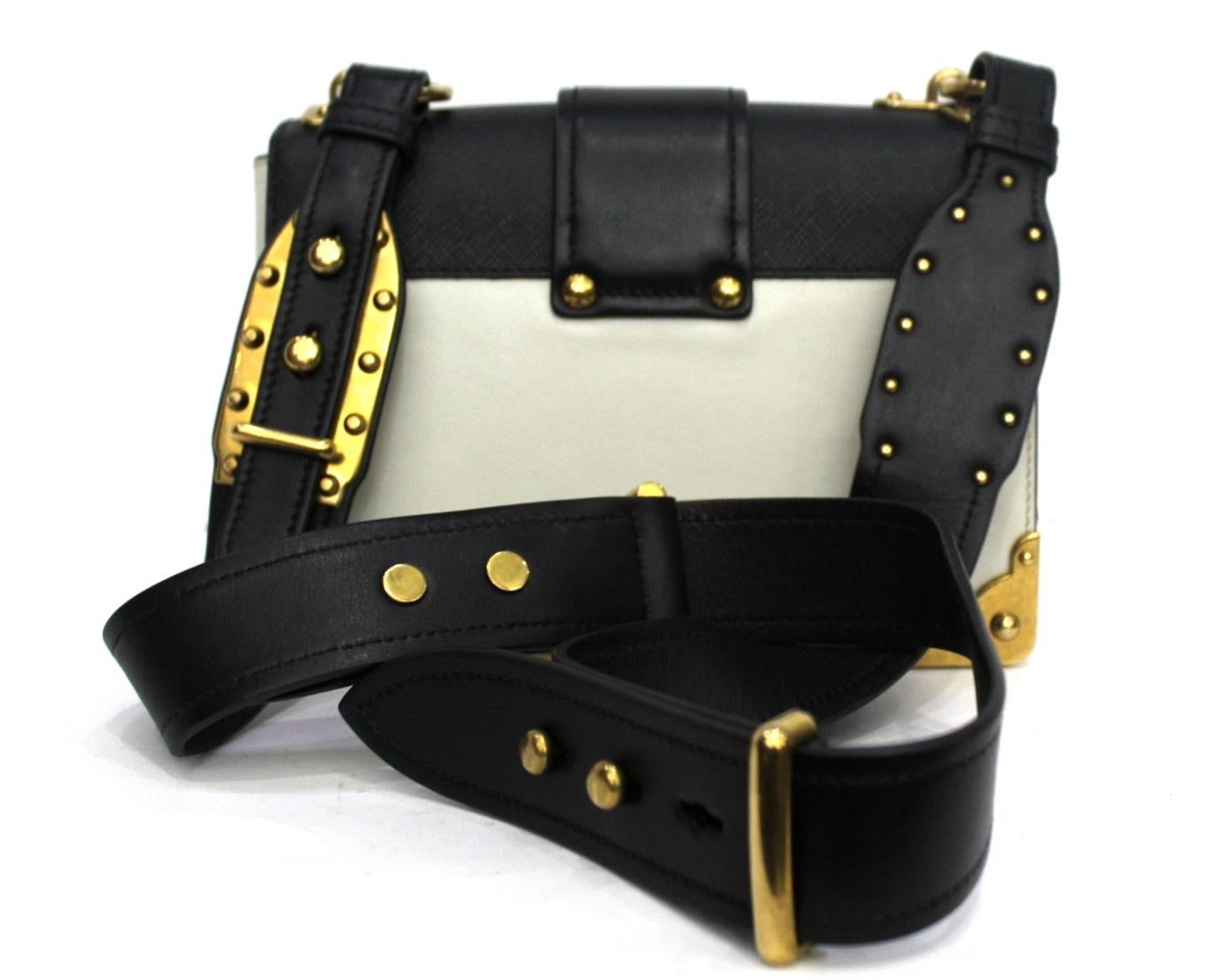 Prada White and Black Leather Cahier Bag In Excellent Condition In Torre Del Greco, IT