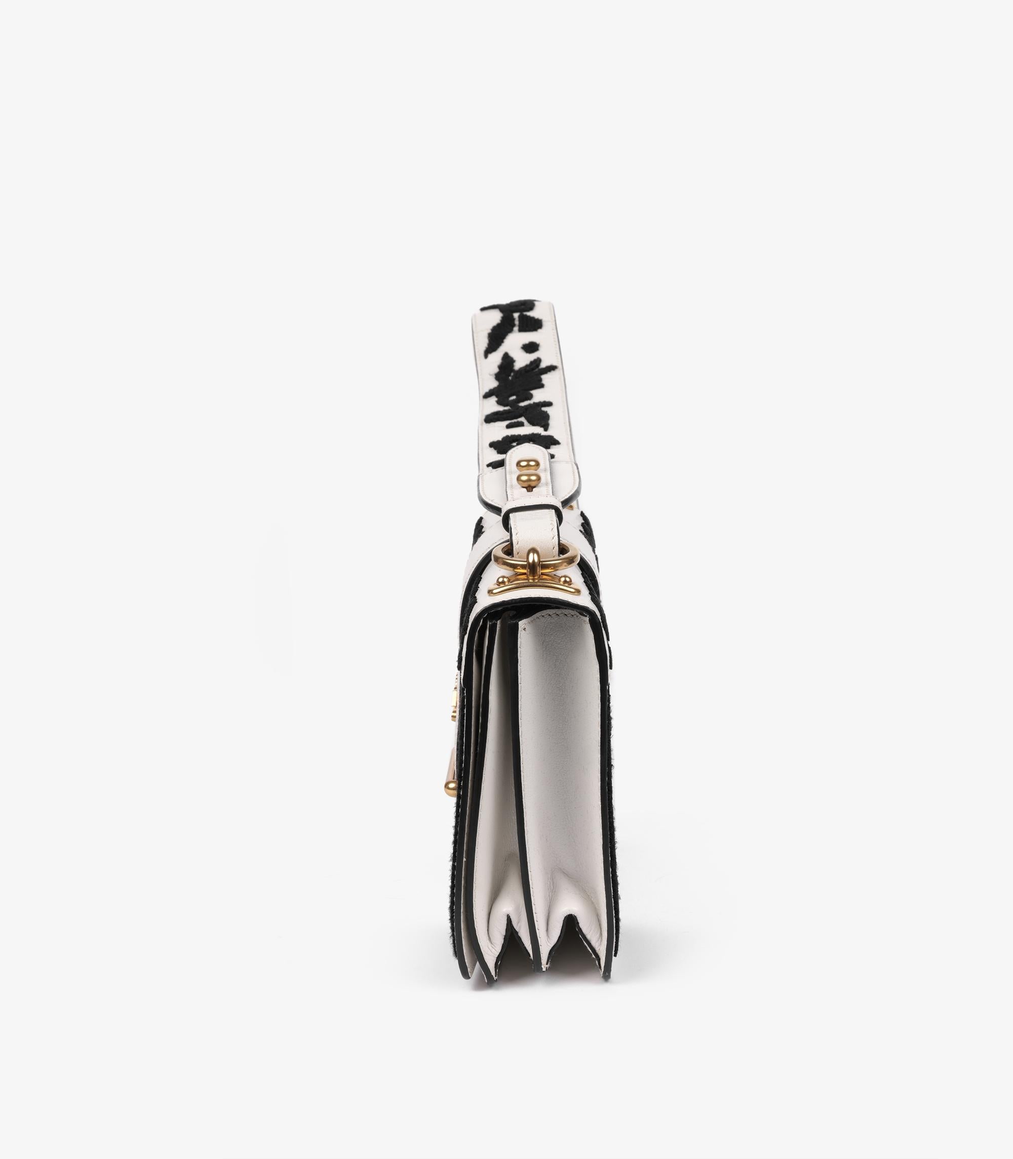 Cahier en cuir de veau brodé Madras blanc et noir de Prada Unisexe en vente