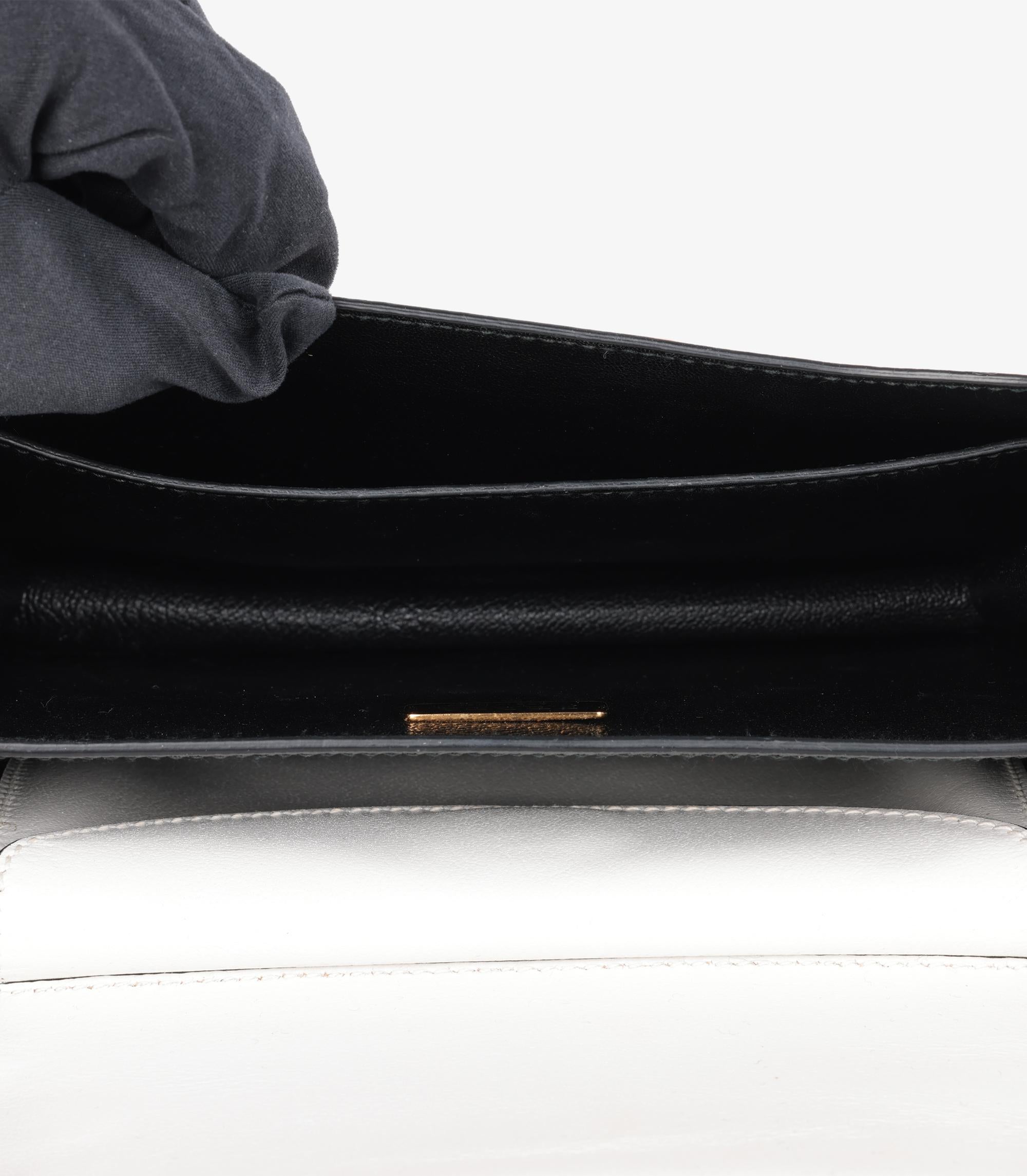 Cahier en cuir de veau brodé Madras blanc et noir de Prada en vente 3