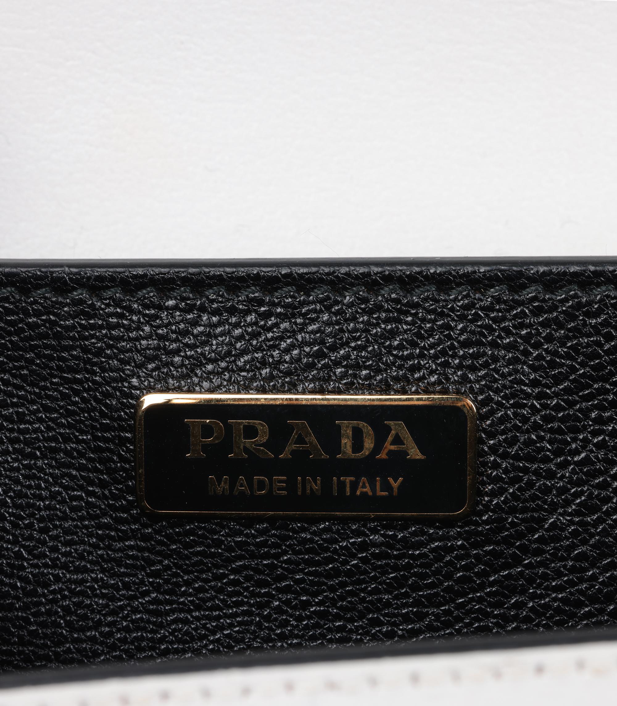 Cahier en cuir de veau brodé Madras blanc et noir de Prada en vente 4