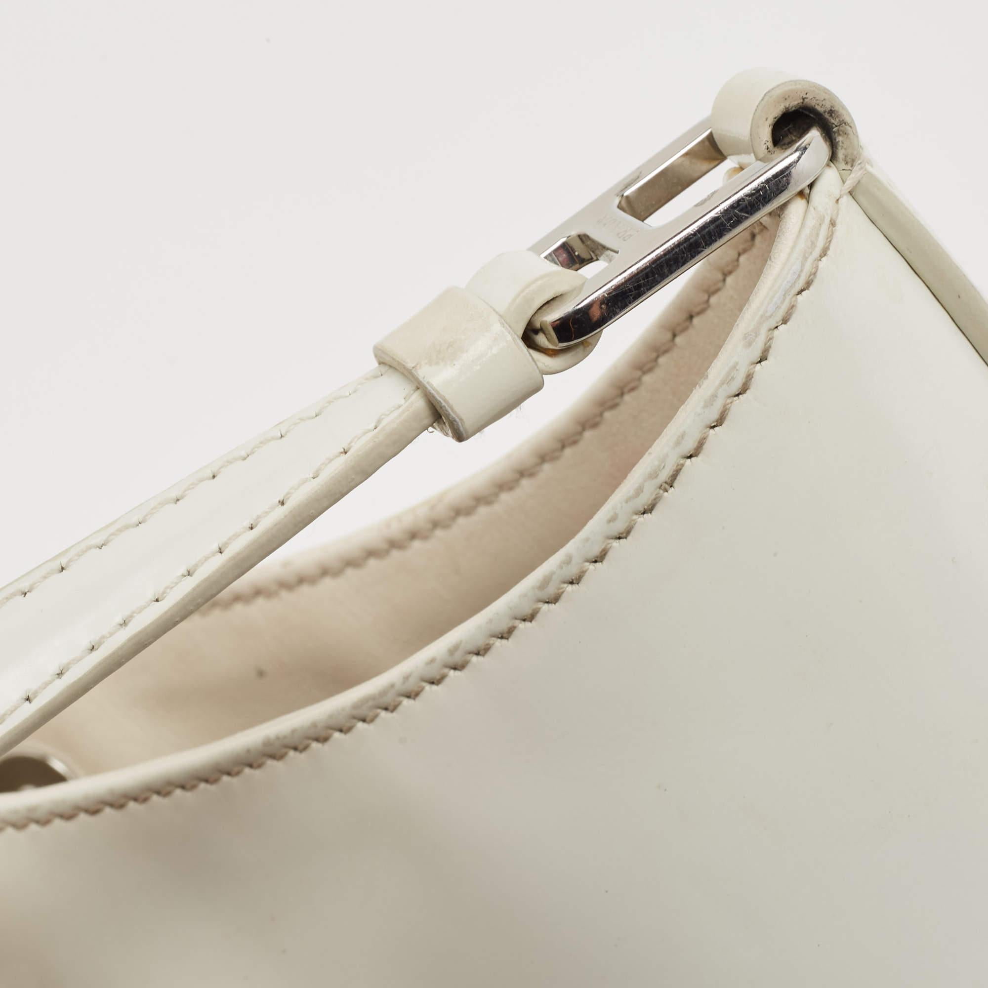 Prada White Brushed Leather Cleo Shoulder Bag In Fair Condition In Dubai, Al Qouz 2