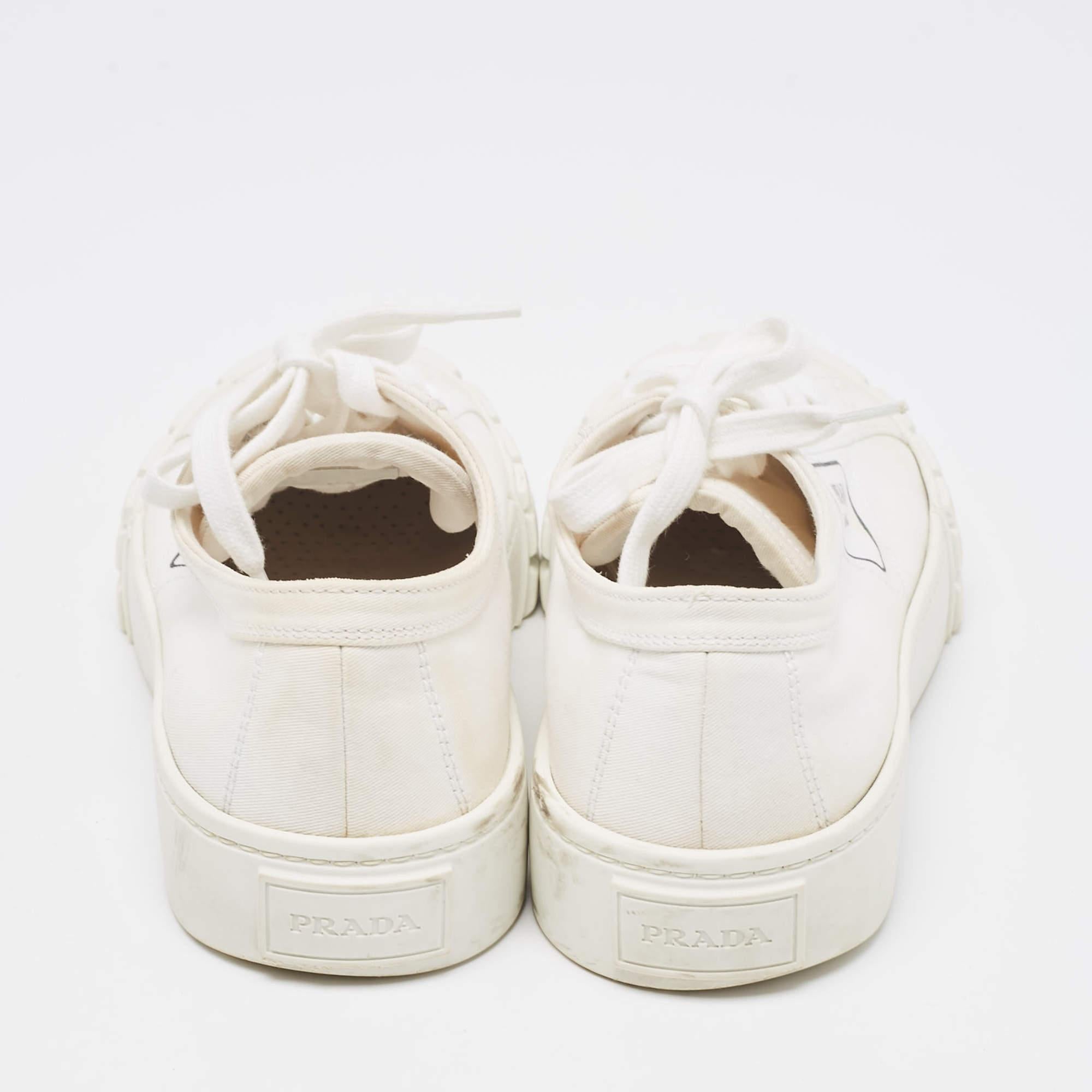 Prada Weiß Canvas Double Wheel Plateau-Turnschuhe mit doppeltem Rad Größe 40 Damen im Angebot