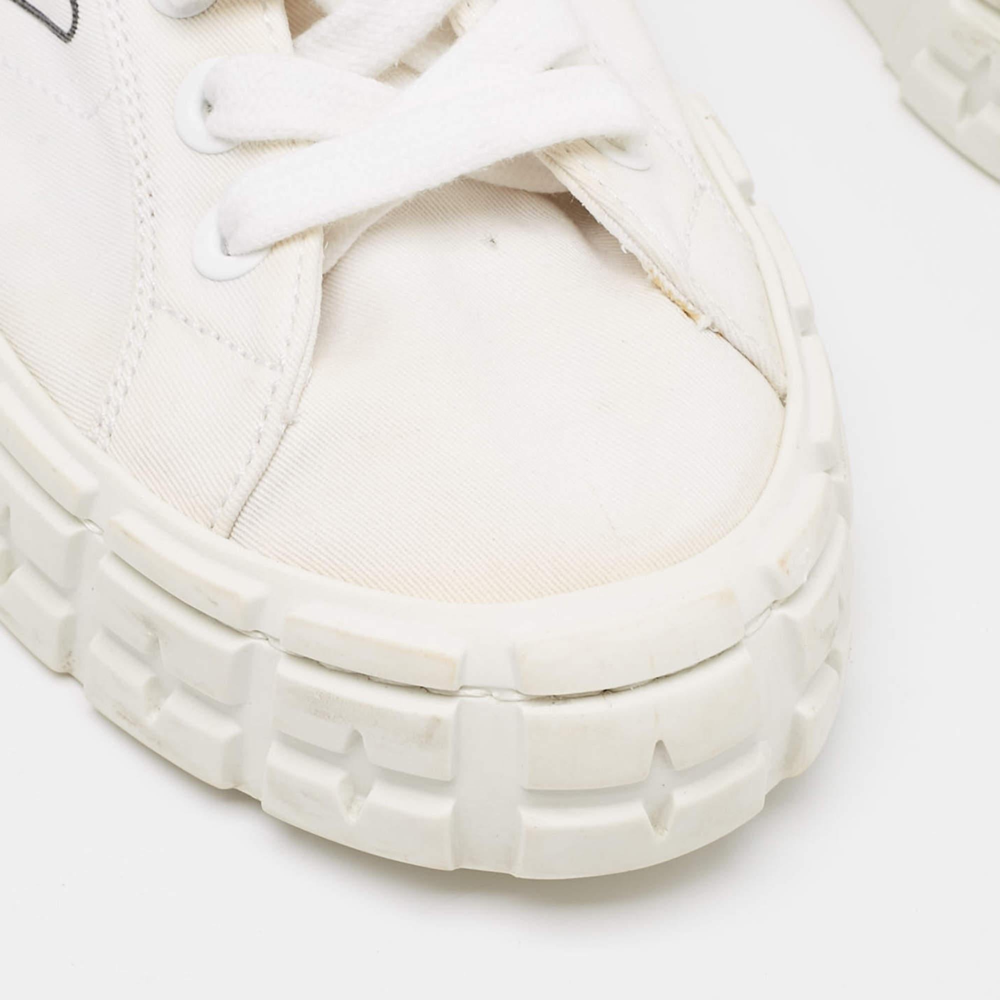 Prada Weiß Canvas Double Wheel Plateau-Turnschuhe mit doppeltem Rad Größe 40 im Angebot 3