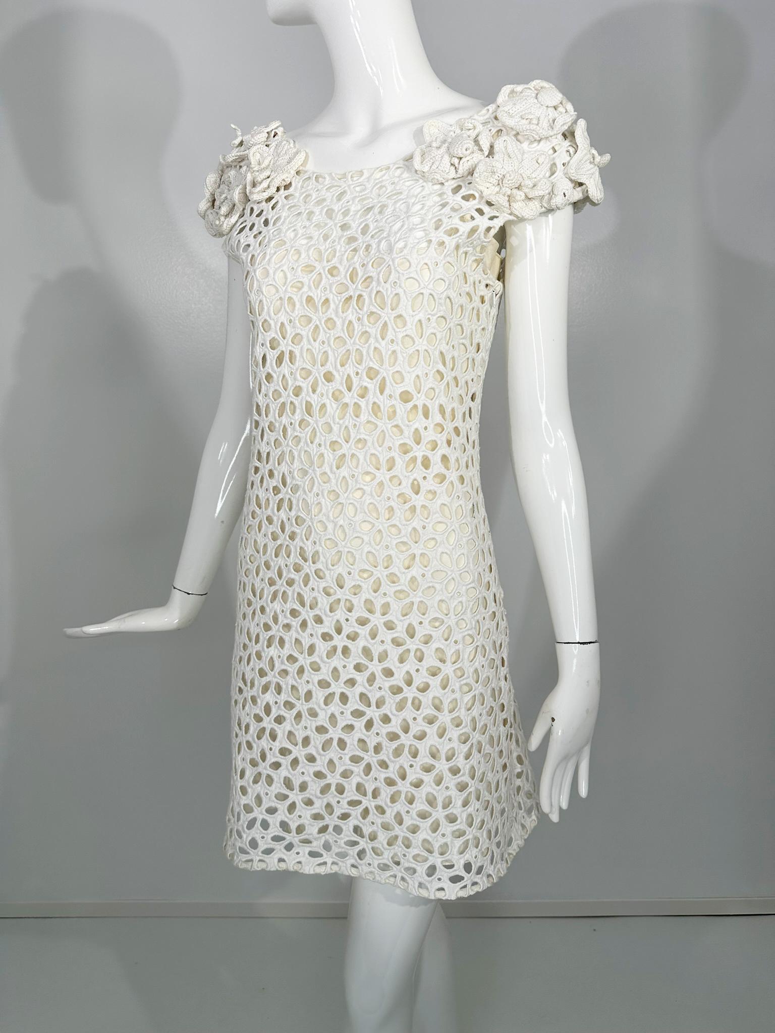 Prada White Cotton Eyelet Mini Dress with Irish Crochet Cap Shoulders In Good Condition For Sale In West Palm Beach, FL