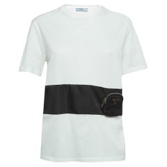 Prada Weißes Re-Nylon Pouch Docking-T-Shirt aus Baumwollstrick in Weiß L