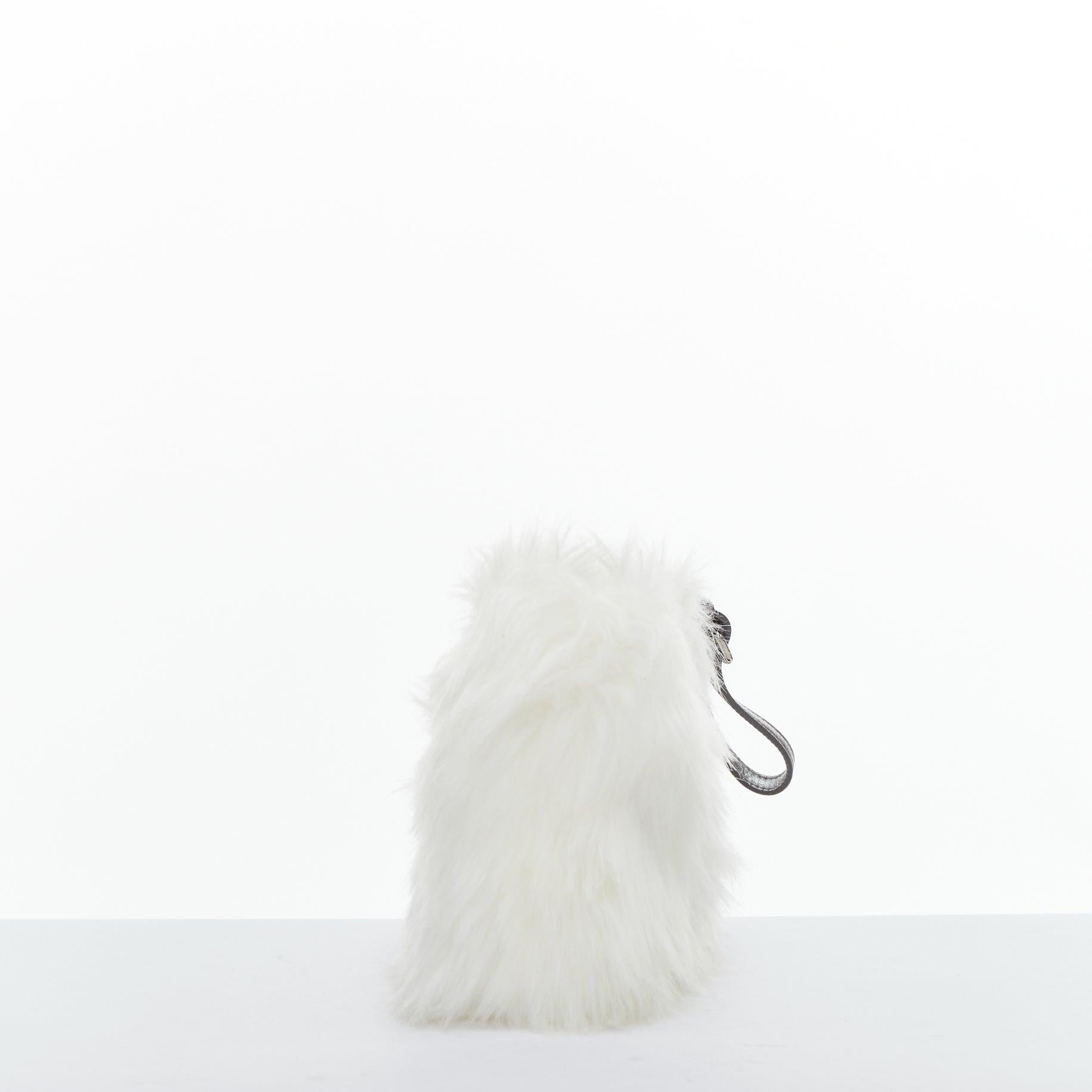 PRADA white faux fur silver triangle logo wristlet clutch bag im Zustand „Hervorragend“ im Angebot in Hong Kong, NT