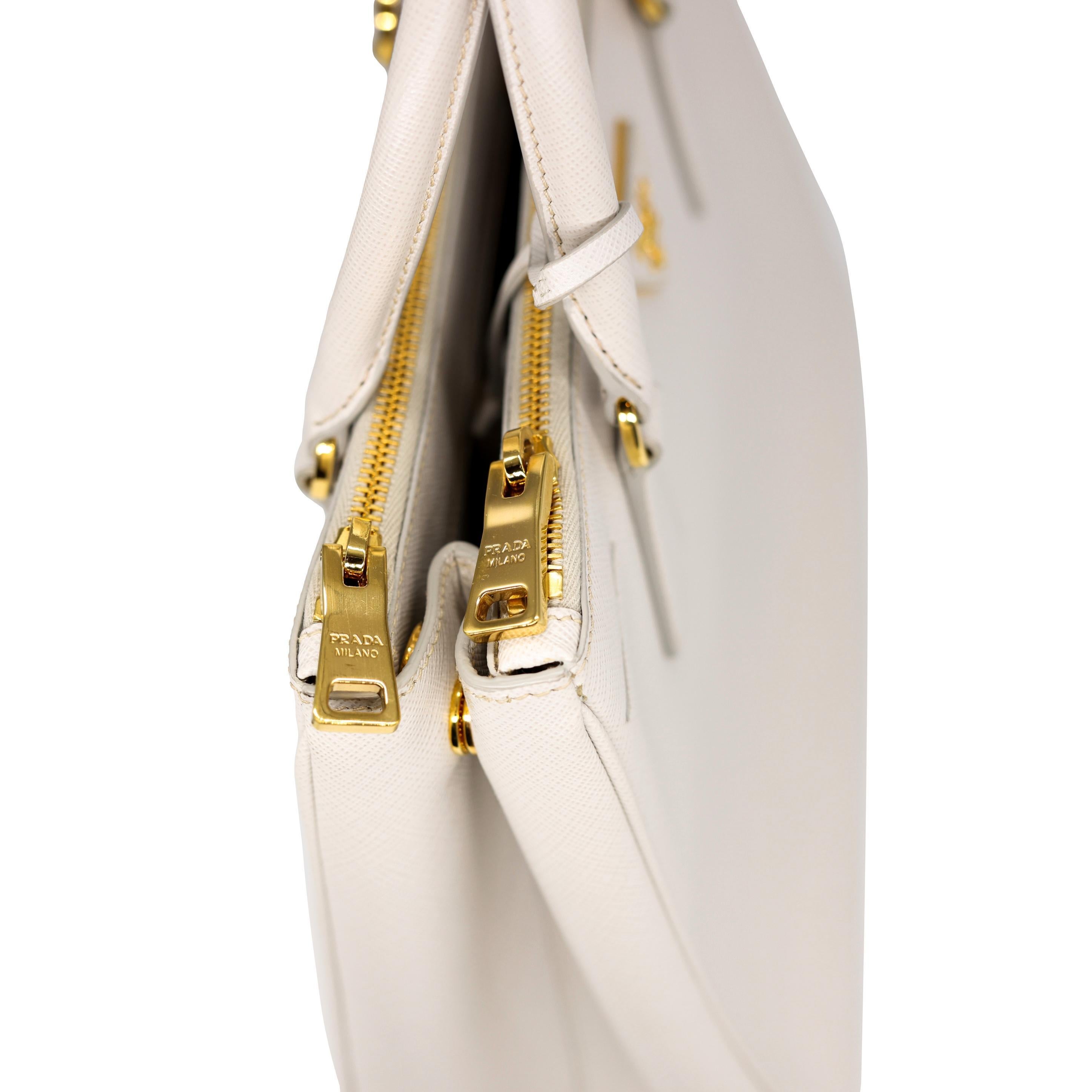 Prada White Galleria Saffiano Leather Medium Top Handle Shoulder Bag, 2020. In Good Condition In Banner Elk, NC