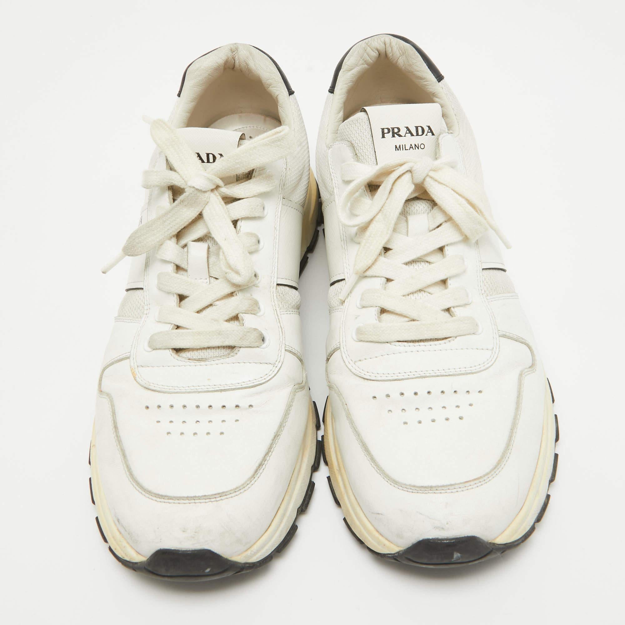 Prada White Leather and Mesh Low Top Sneakers Size 44 In Good Condition In Dubai, Al Qouz 2