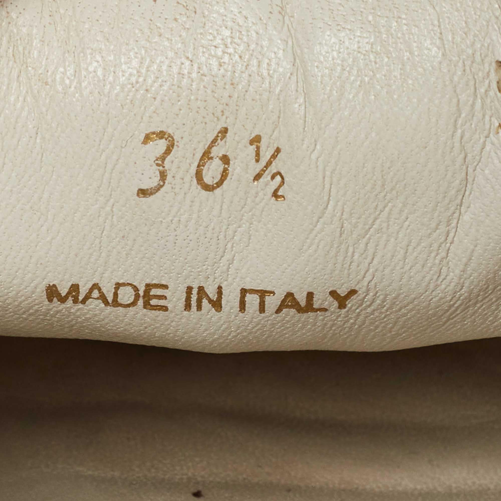 Prada Weiße Slip On Turnschuhe aus Leder mit Kristallverzierung Größe 36,5 im Angebot 4
