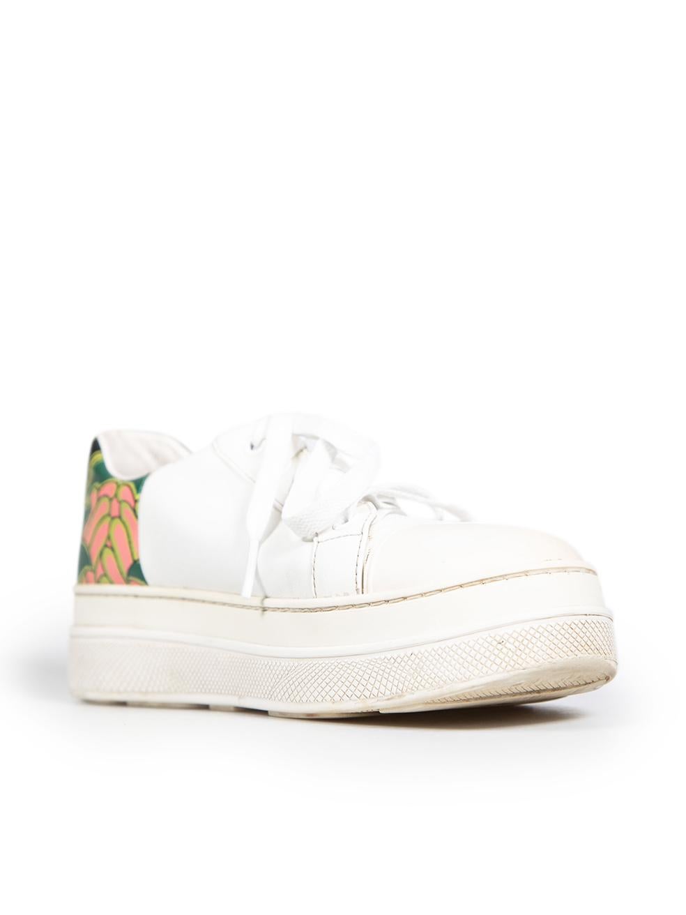 CONDITION is Good. General wear to the trainers is evident. The overall trainer has discolouration and there is general creasing to the leather at the front of the trainer. The right trainer has light abrasions on the front tip. The insole also has