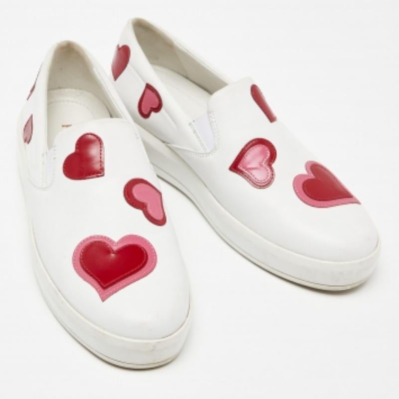 Donna Prada, scarpe da ginnastica con cuore in pelle bianca, misura 36,5 in vendita