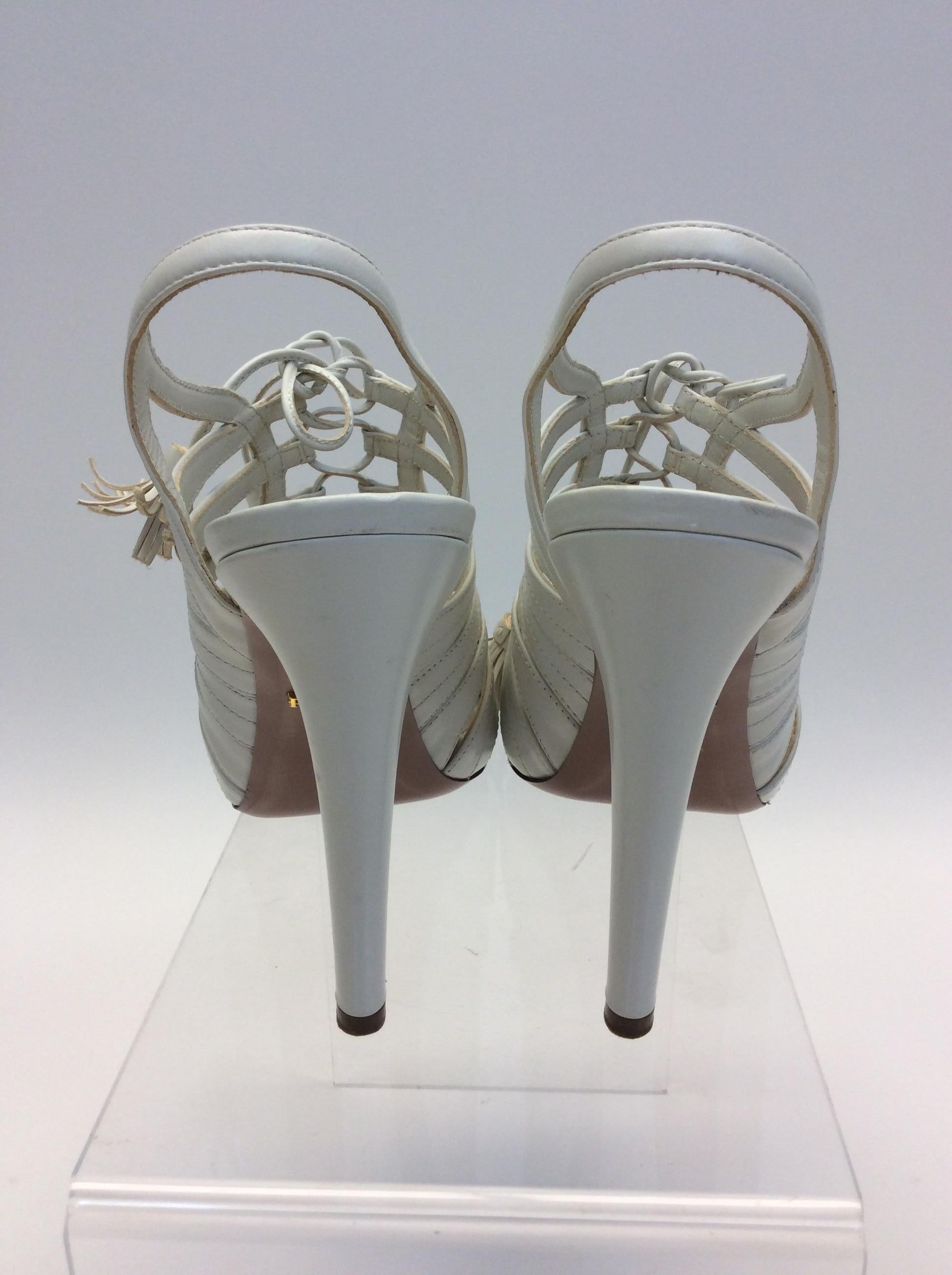 Prada White Leather Heeled Sandal In Good Condition For Sale In Narberth, PA