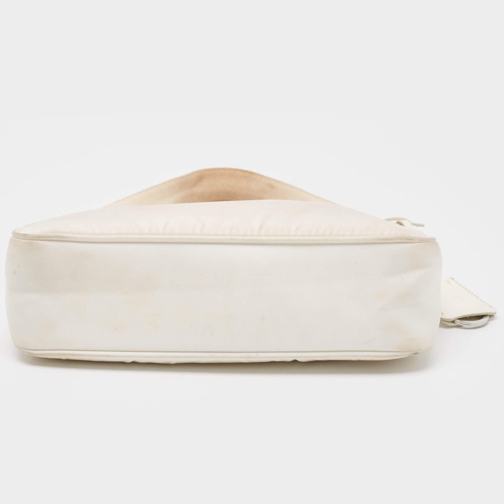 Women's Prada White Nylon Mini Re-Edition 2000 Shoulder Bag For Sale