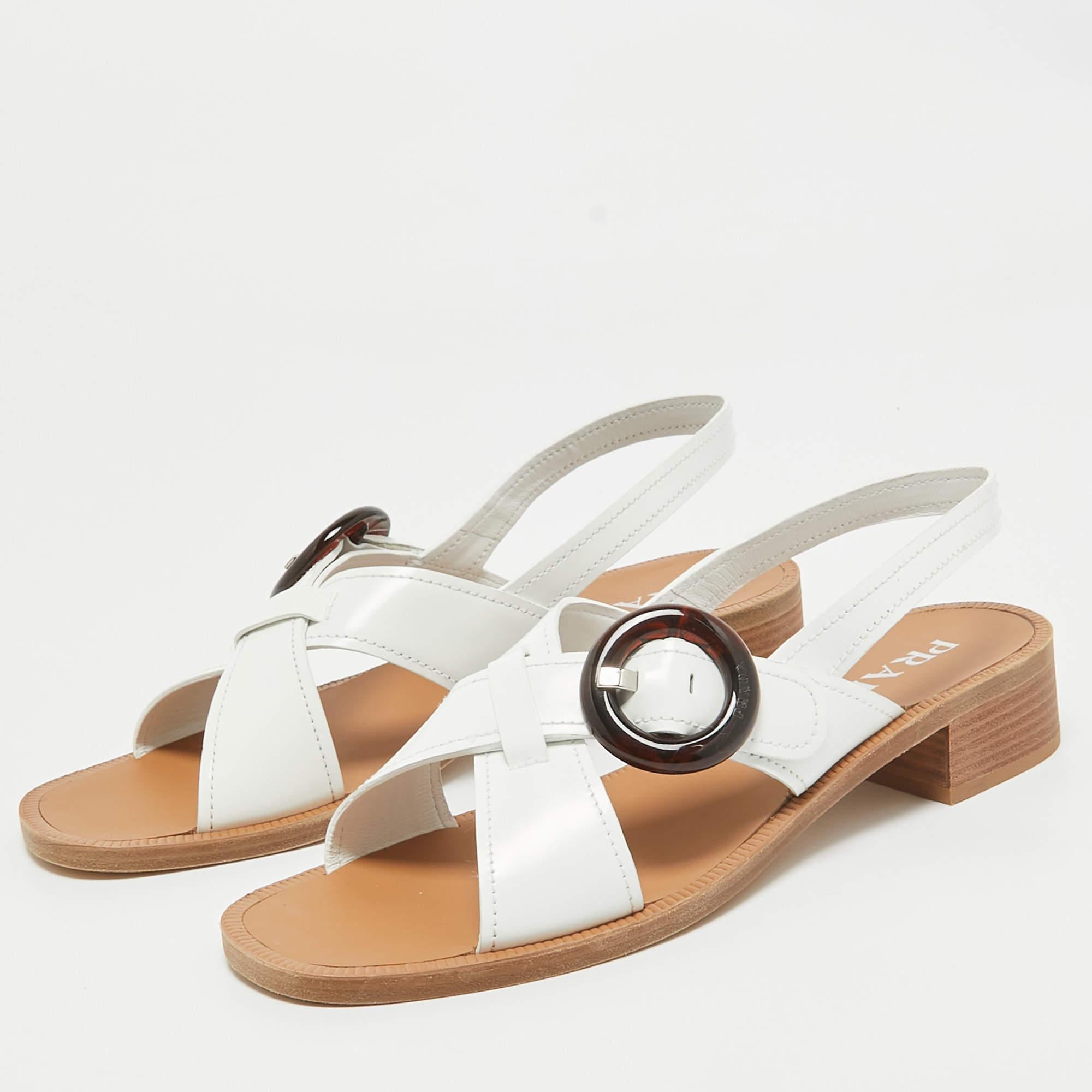 Wear these designer sandals to spruce up any outfit. They are versatile chic and can be easily styled. Made using quality materials these sandals are well built and long lasting.