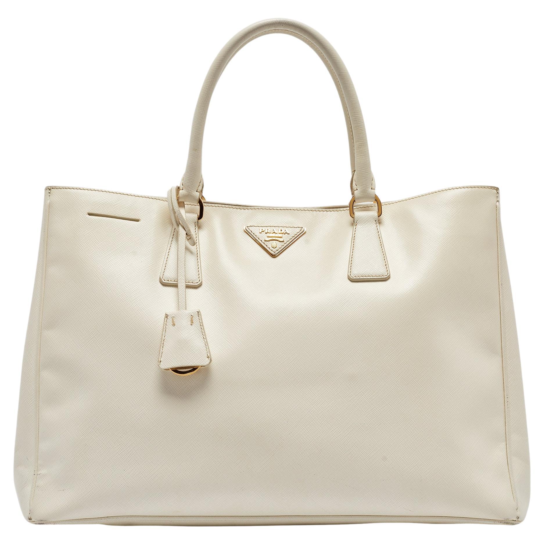 Prada Große Galleria-Tasche aus weißem Saffiano-Leder im Angebot
