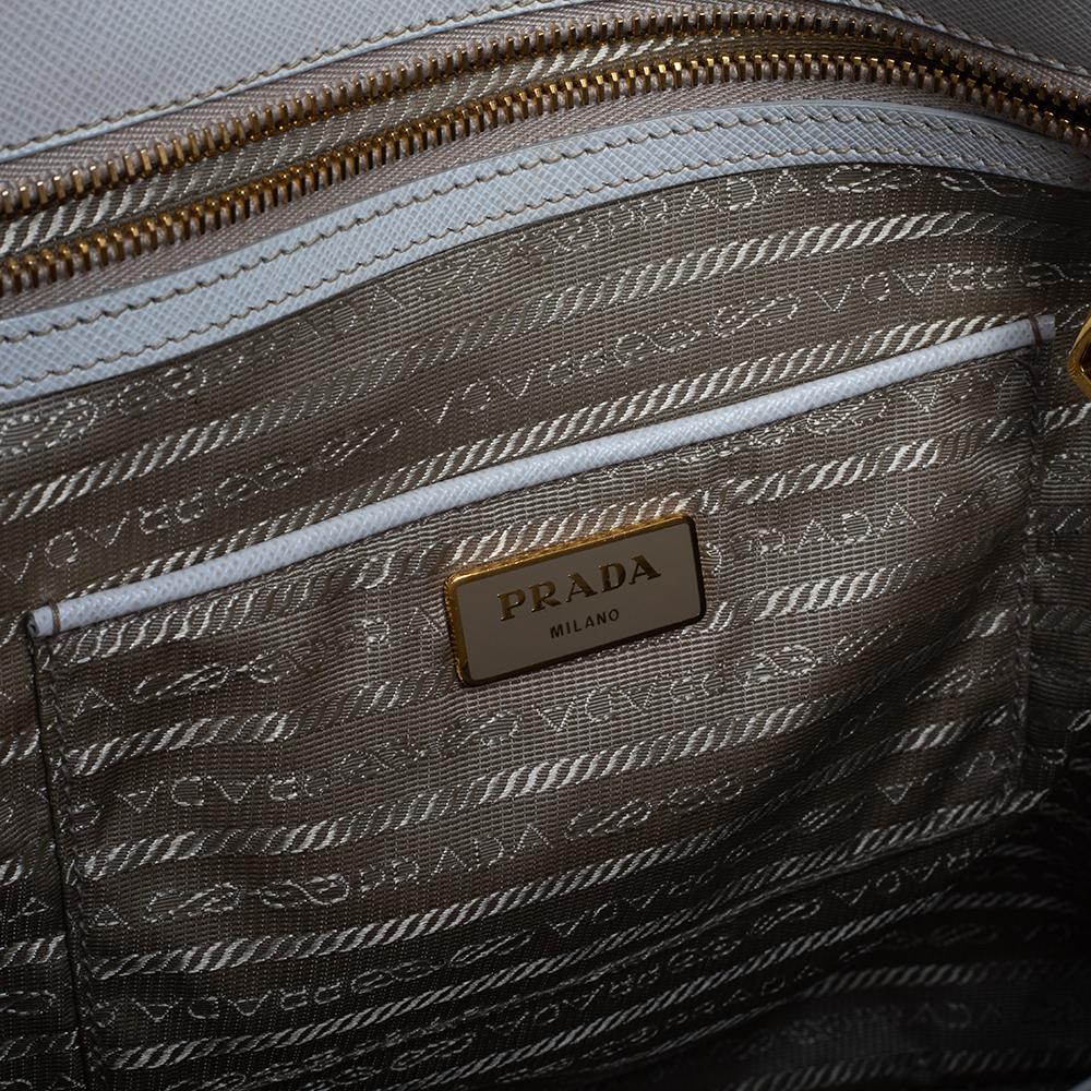 Prada, cartella a cupola in pelle Saffiano Lux bianca 2