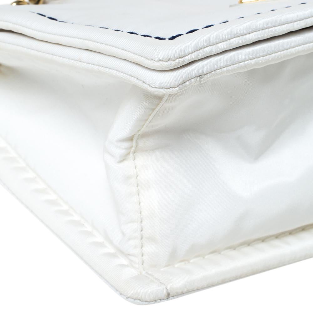 Prada White Tessuto Nylon Logo Plaque Flap Chain Shoulder Bag In Good Condition For Sale In Dubai, Al Qouz 2