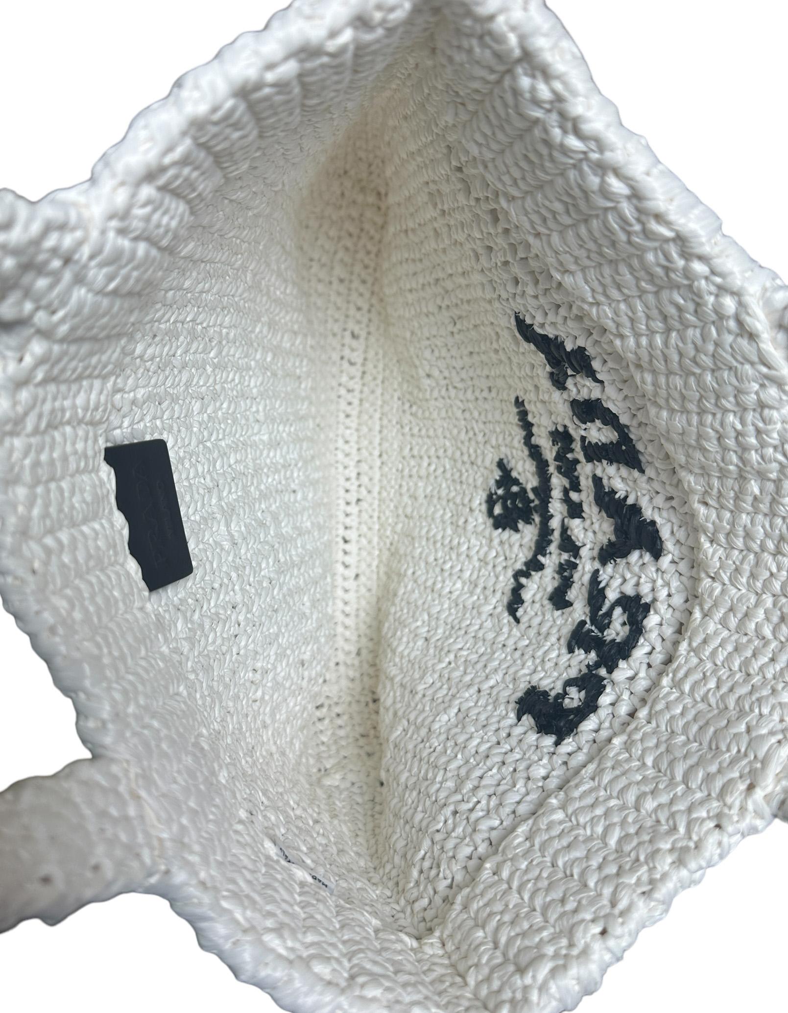 Prada White Yarn Raffia Effect Crochet Embroidered Small Logo Tote Bag en vente 4