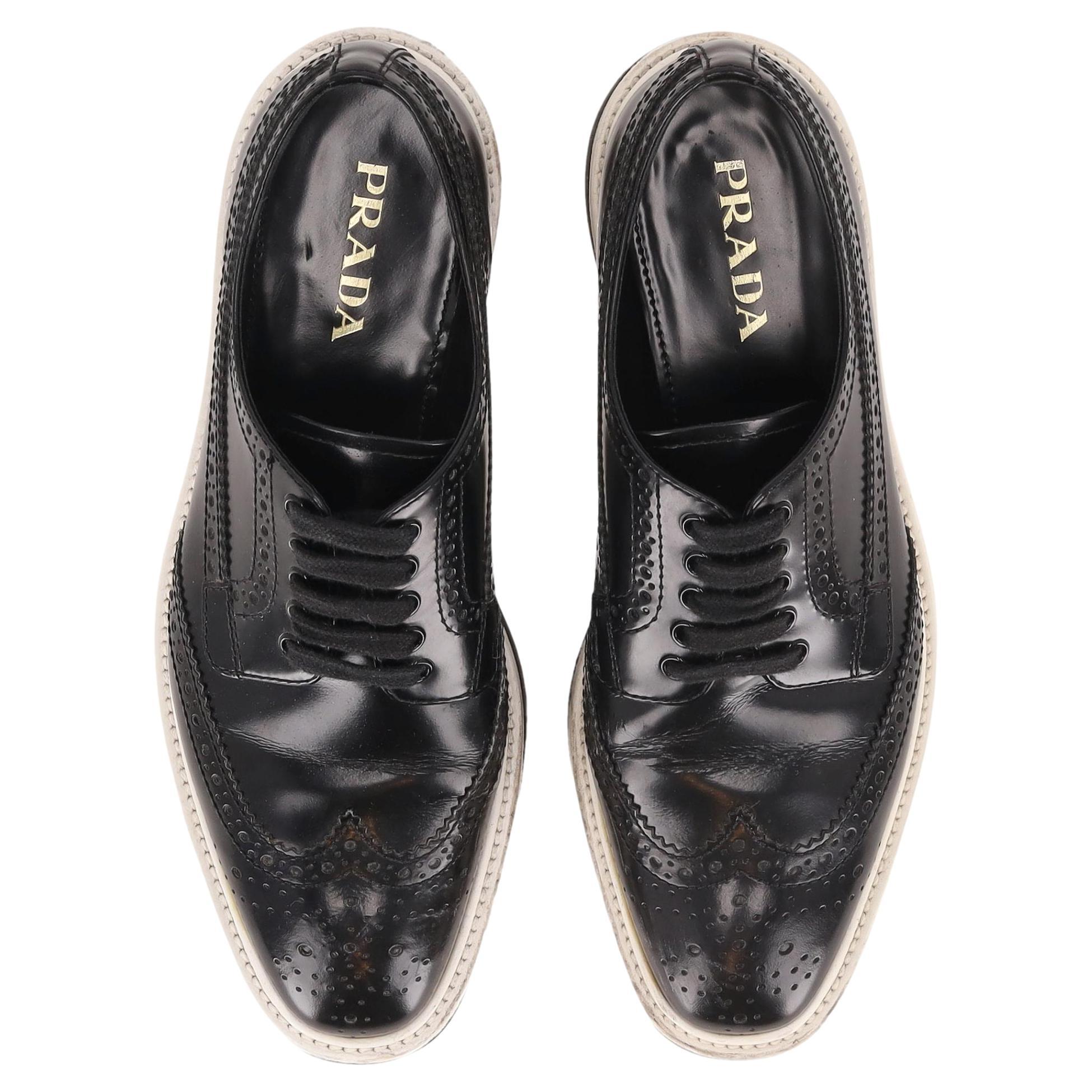 Prada Wingtip Leder Plateau Brogues im Angebot