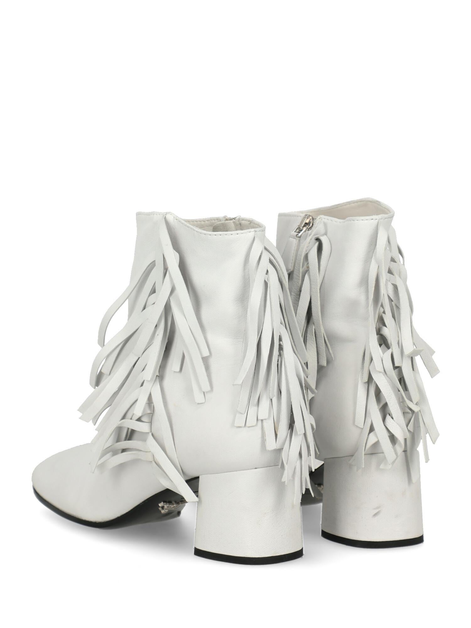 Gray Prada Woman Ankle boots White Leather IT 38 For Sale