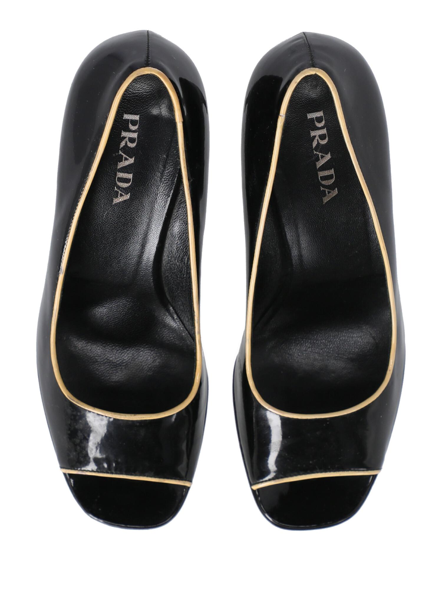 Prada Woman Pumps Black Leather IT 37.5 For Sale 2