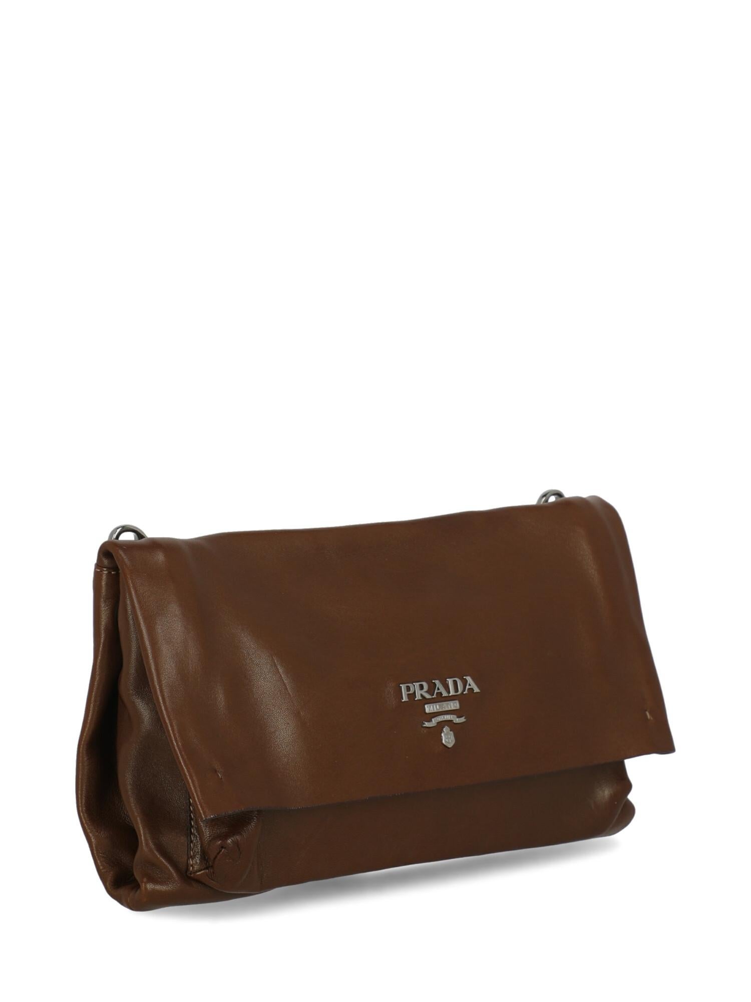 Prada Woman Shoulder bag  Brown Leather In Excellent Condition For Sale In Milan, IT