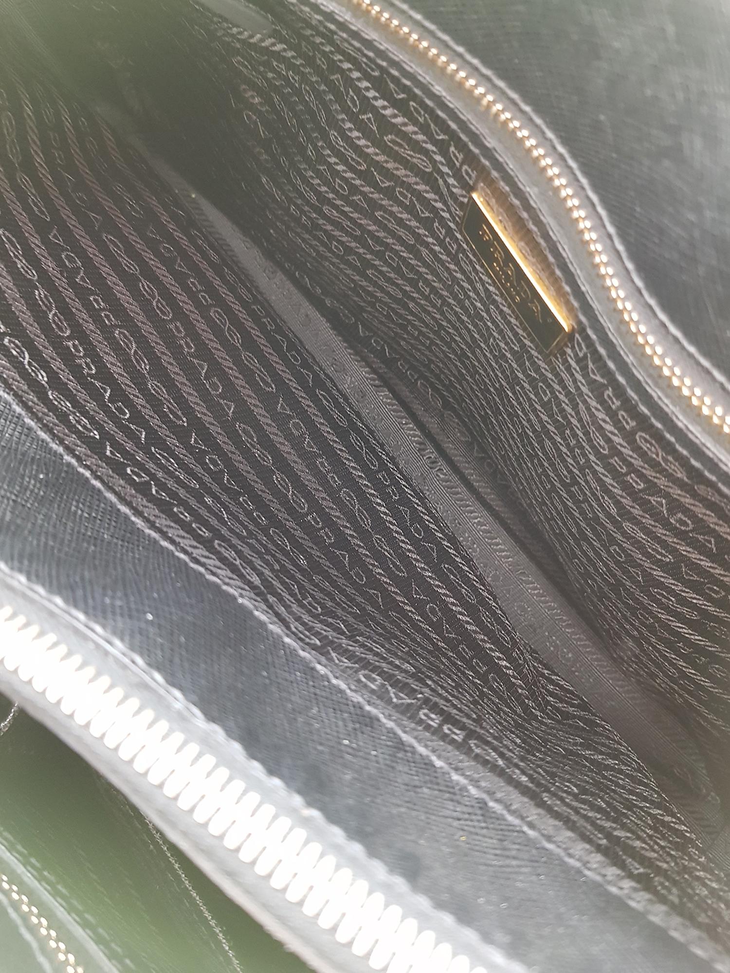 Prada Women  Handbags Black Leather For Sale 2