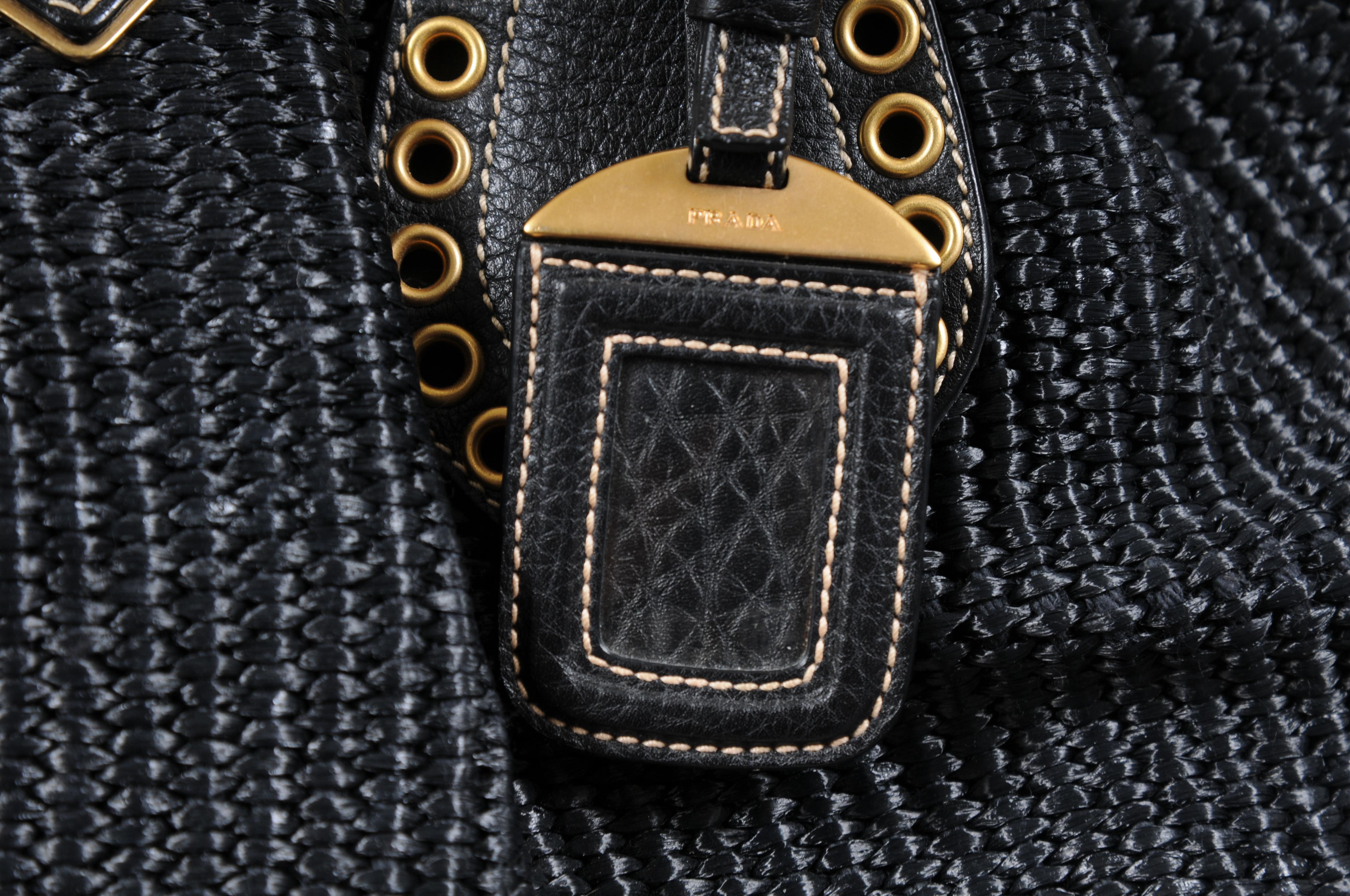 Prada Donna Paglia Vitello Daino Frame Borsa a tracolla Satchel Nero Tessuto Rafia in vendita 9