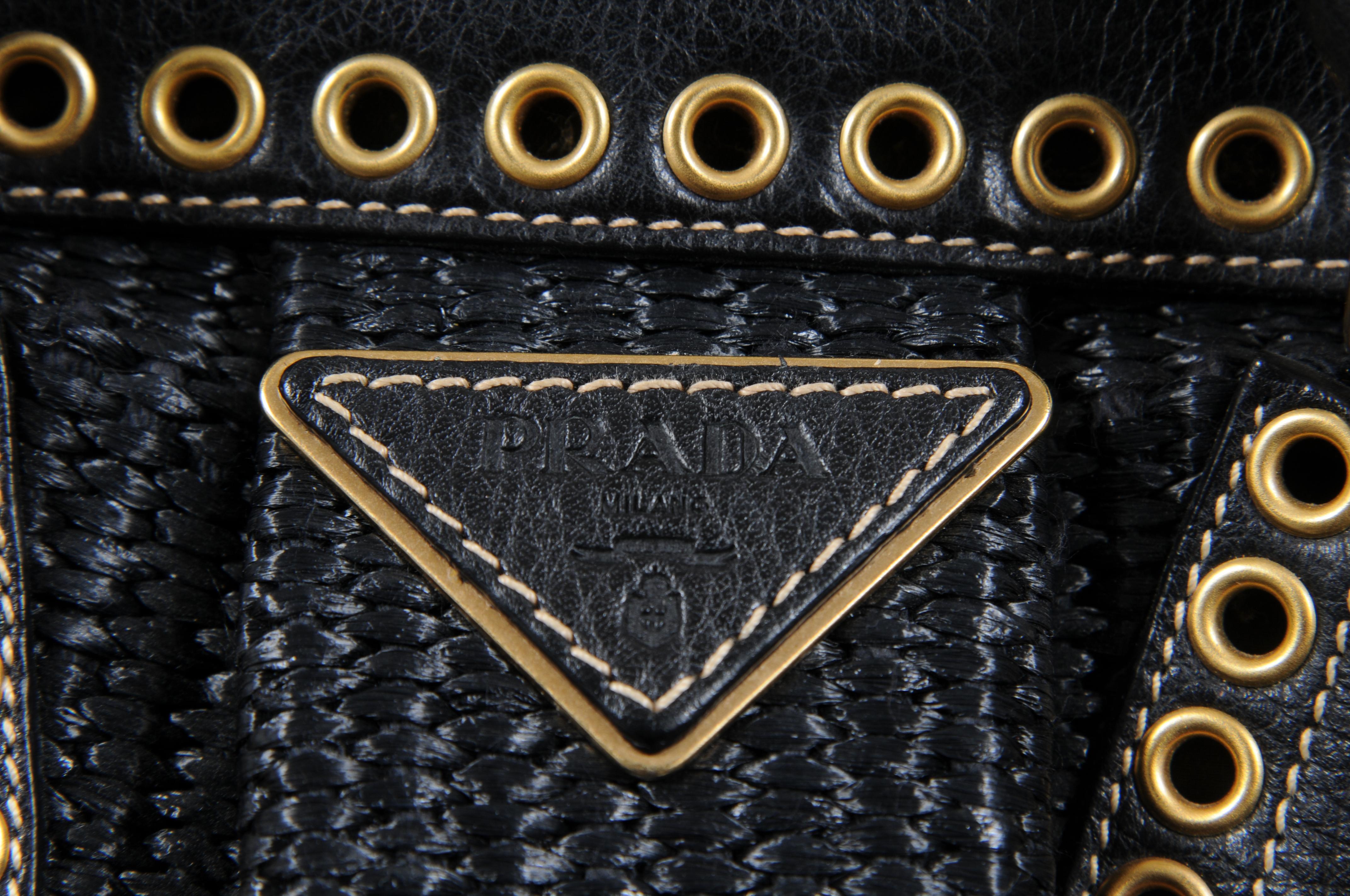 Prada Donna Paglia Vitello Daino Frame Borsa a tracolla Satchel Nero Tessuto Rafia in vendita 10