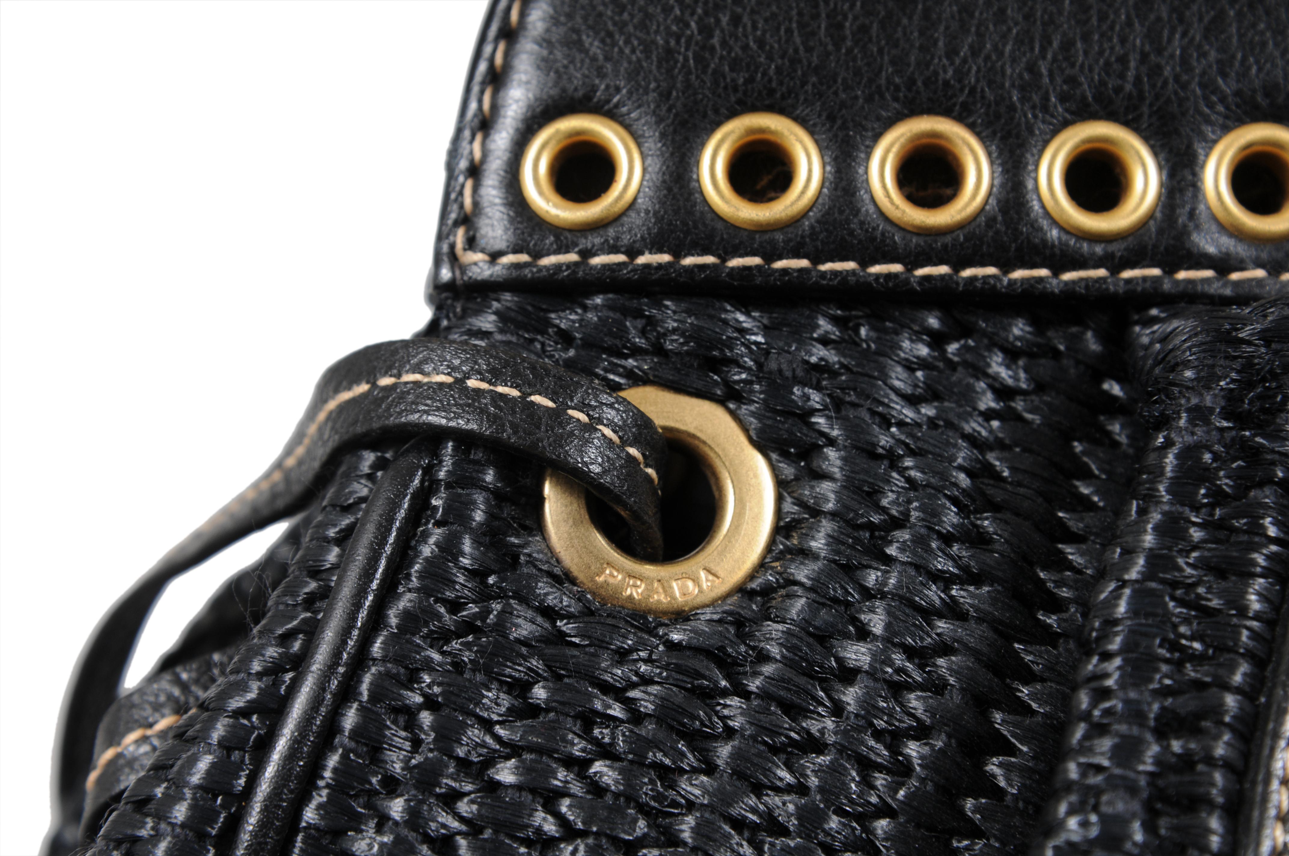 Prada Donna Paglia Vitello Daino Frame Borsa a tracolla Satchel Nero Tessuto Rafia in vendita 3