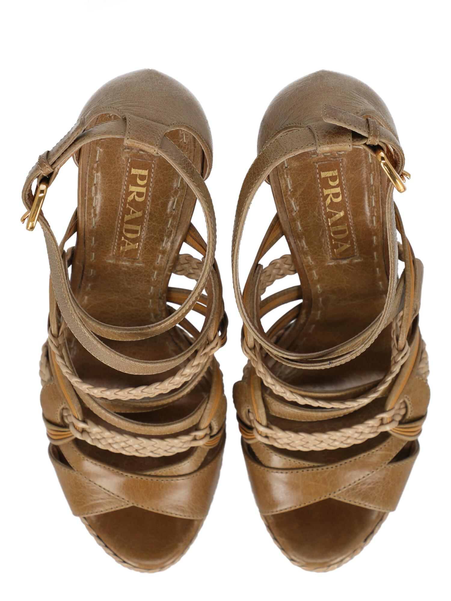 Prada Women  Sandals Beige Leather IT 39 For Sale 2