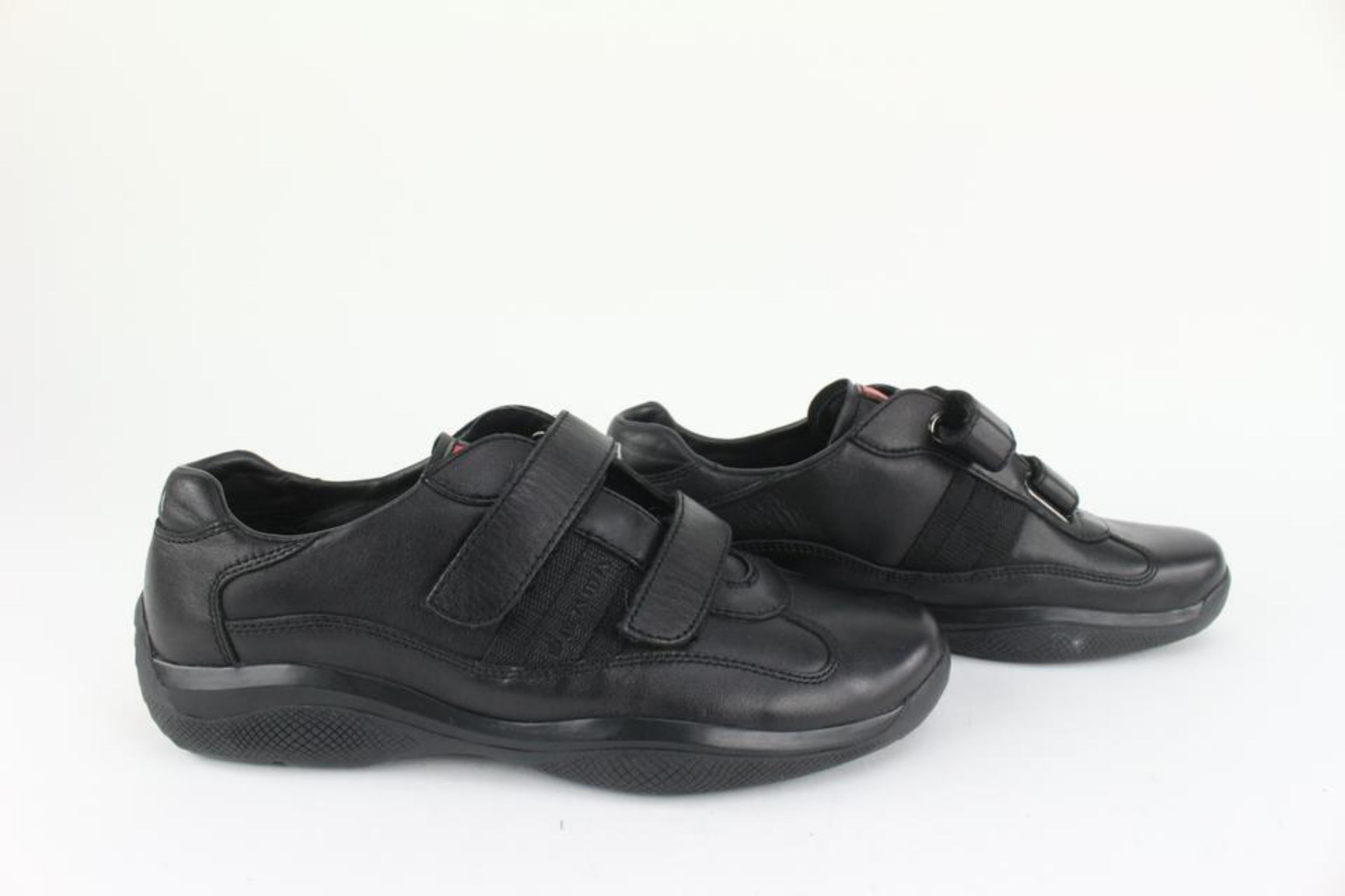 Prada Women's 7.5 US Black Velcro Low Top Sneaker 128p33 In Good Condition For Sale In Dix hills, NY