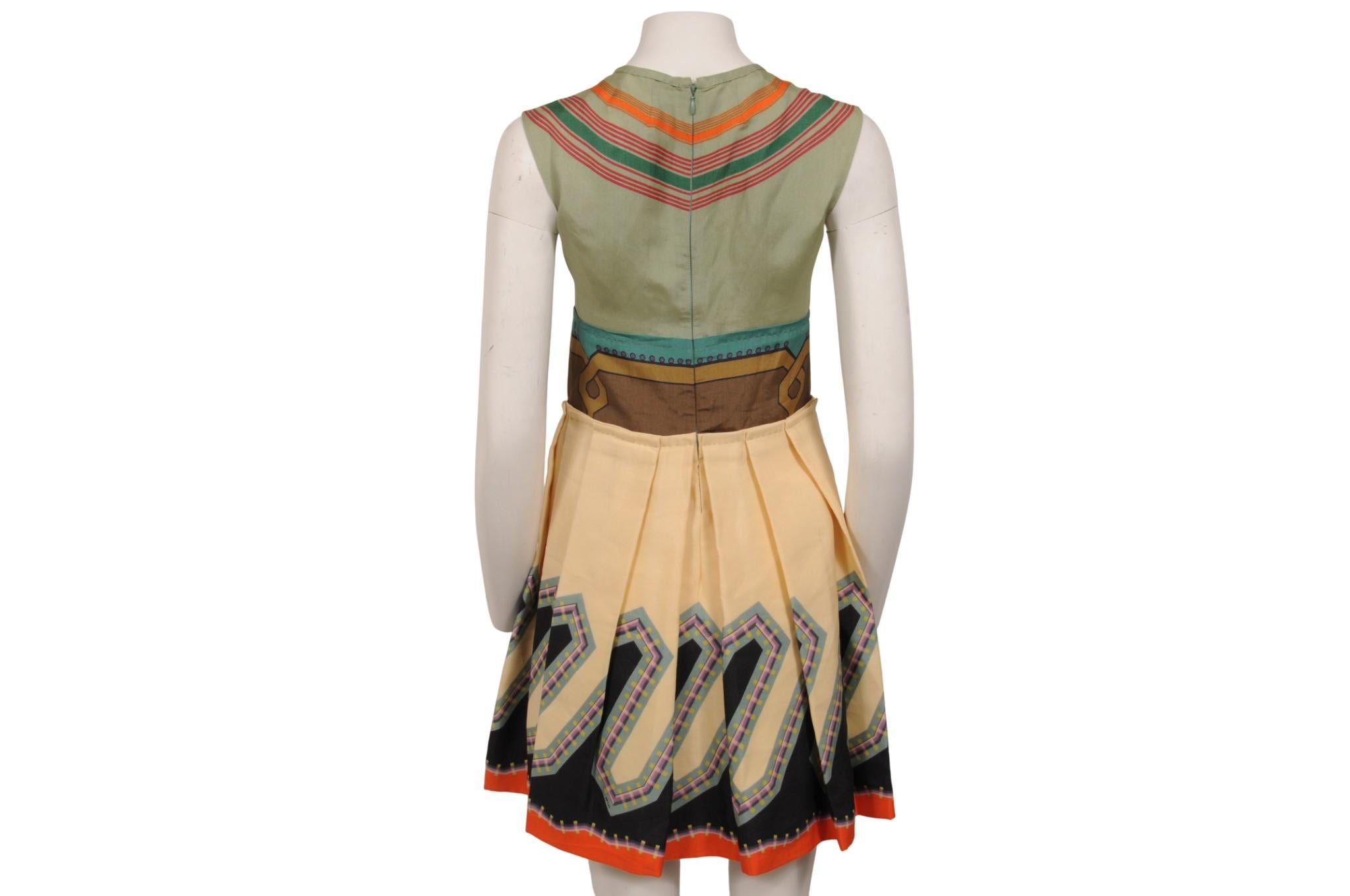 Prada Womens Tribal Pattern Dress Size IT 38 Pleated Silk Tan Olive Orange Black en venta 2