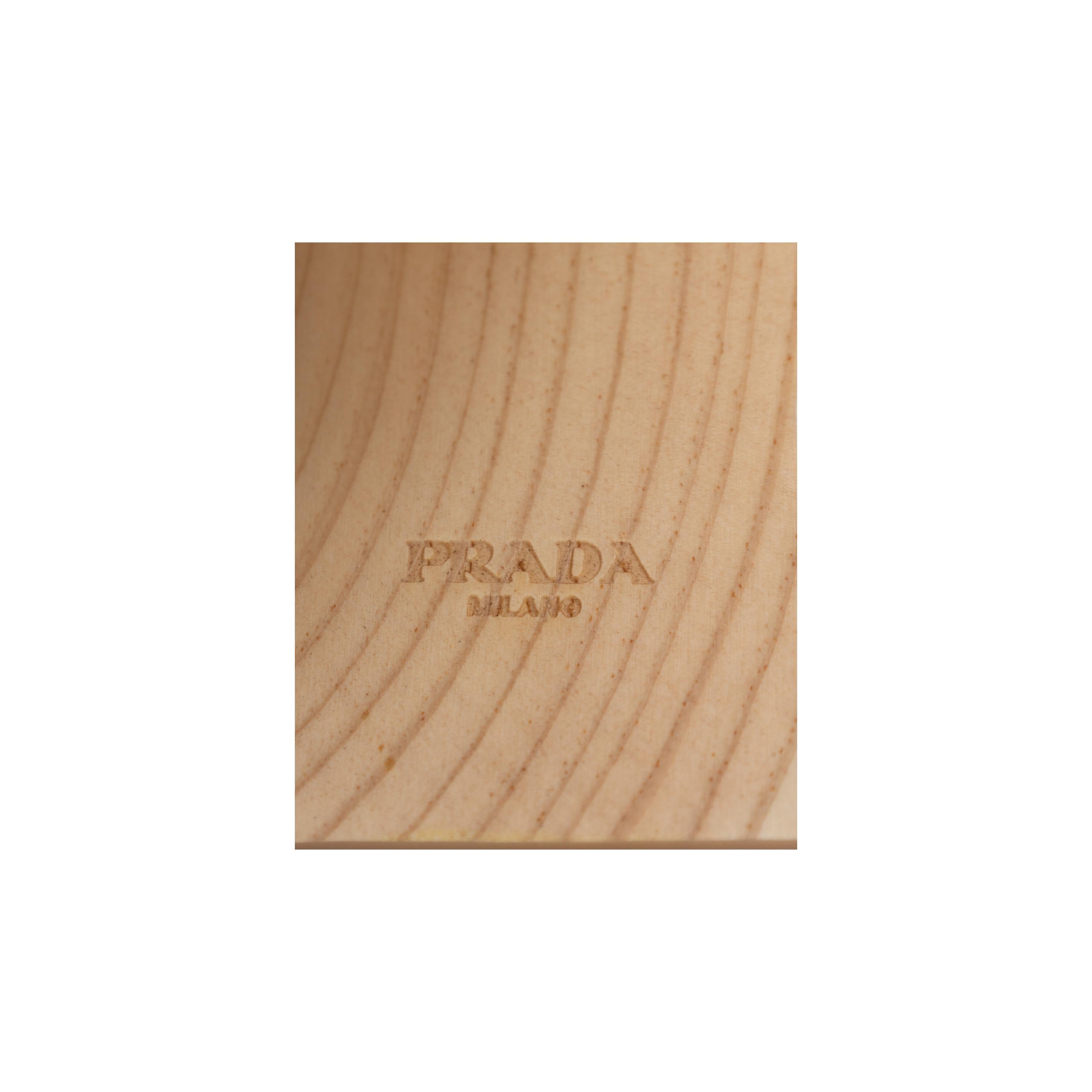 Prada Plateausandalen aus Holz Damen im Angebot